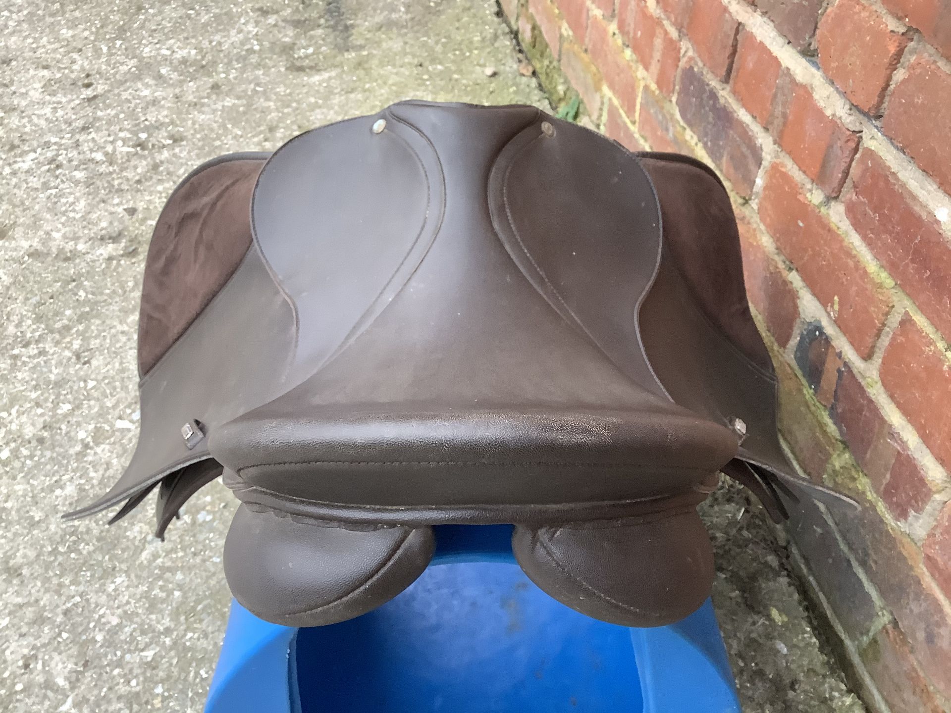 16 1/2” XW Wintec Changeable Gullet GP Saddle - Brown - Image 4 of 11