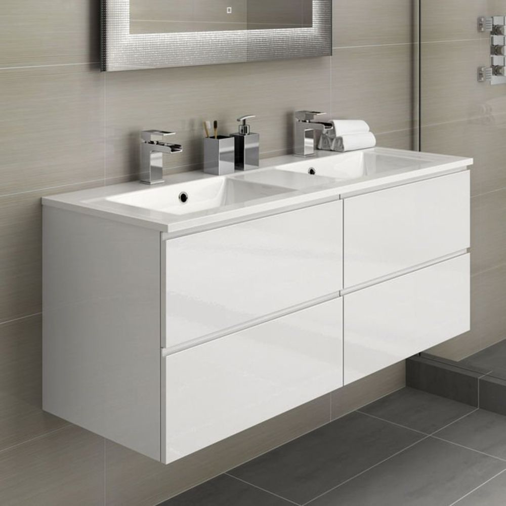 Designer Bathroom Stock - Baths, Radiators, Vanity Units, Enclosures, Trays, Taps, Valves & More - Due to Company Liquidation