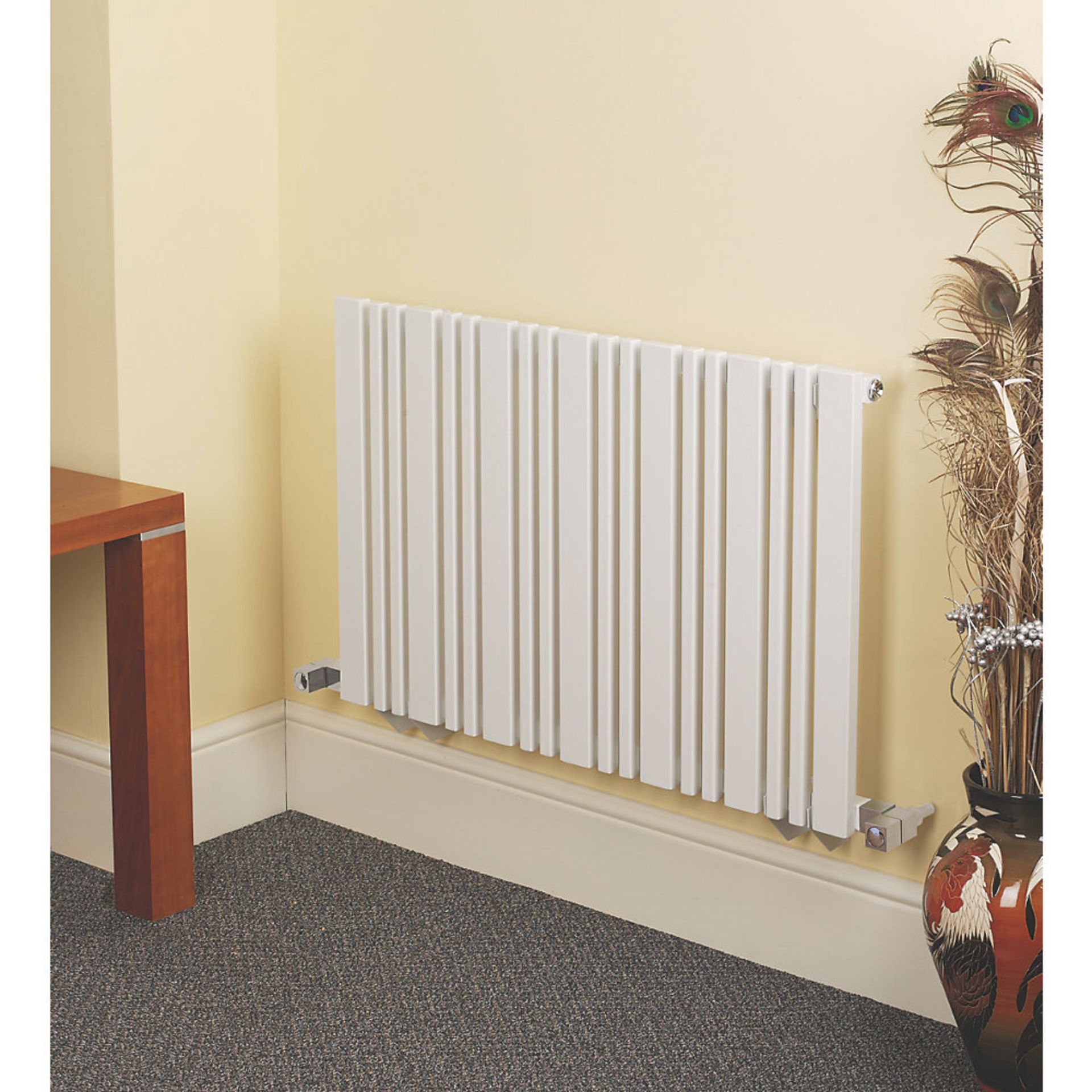 New (S191) Reina Bonera Designer Radiator 550 x 456mm White 1075BTU. Offers A High Quality, D...