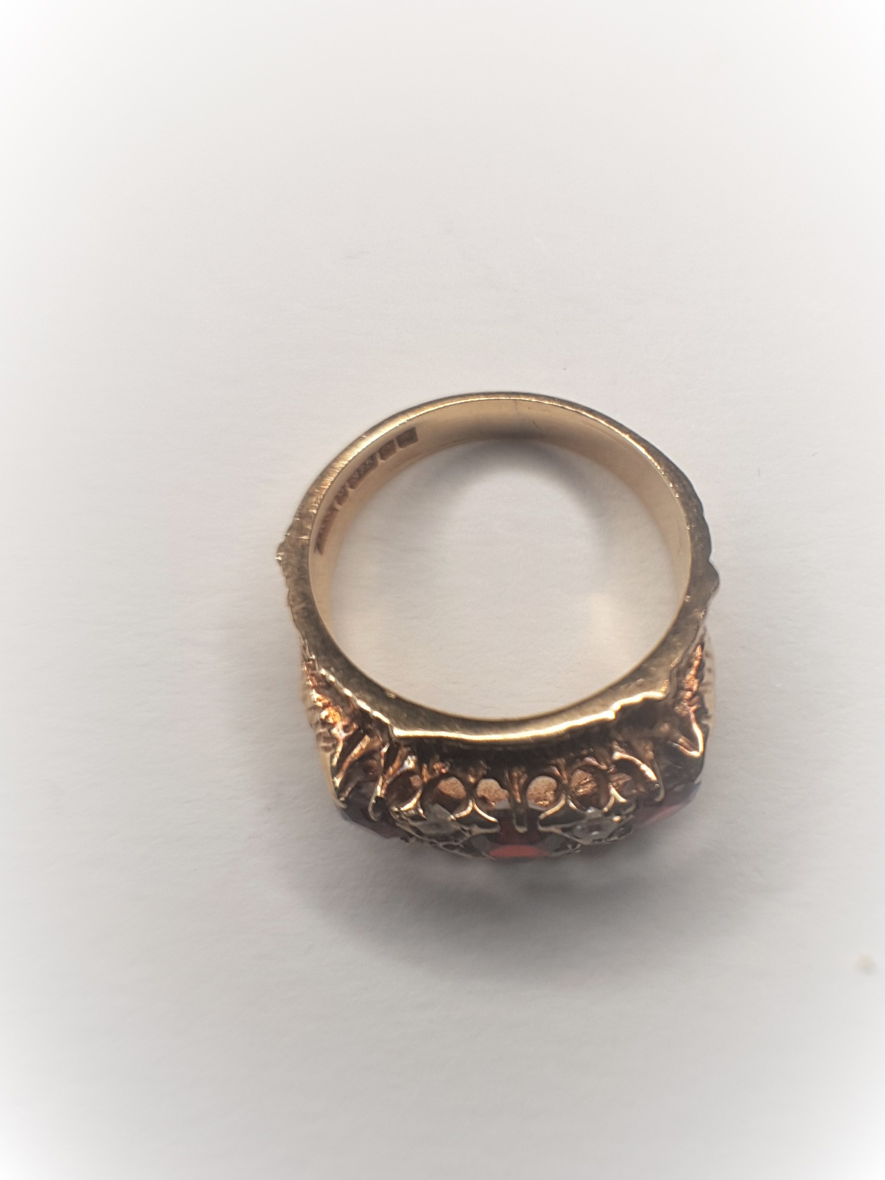 9Ct Yellow Gold Garnet Ring - Image 3 of 6