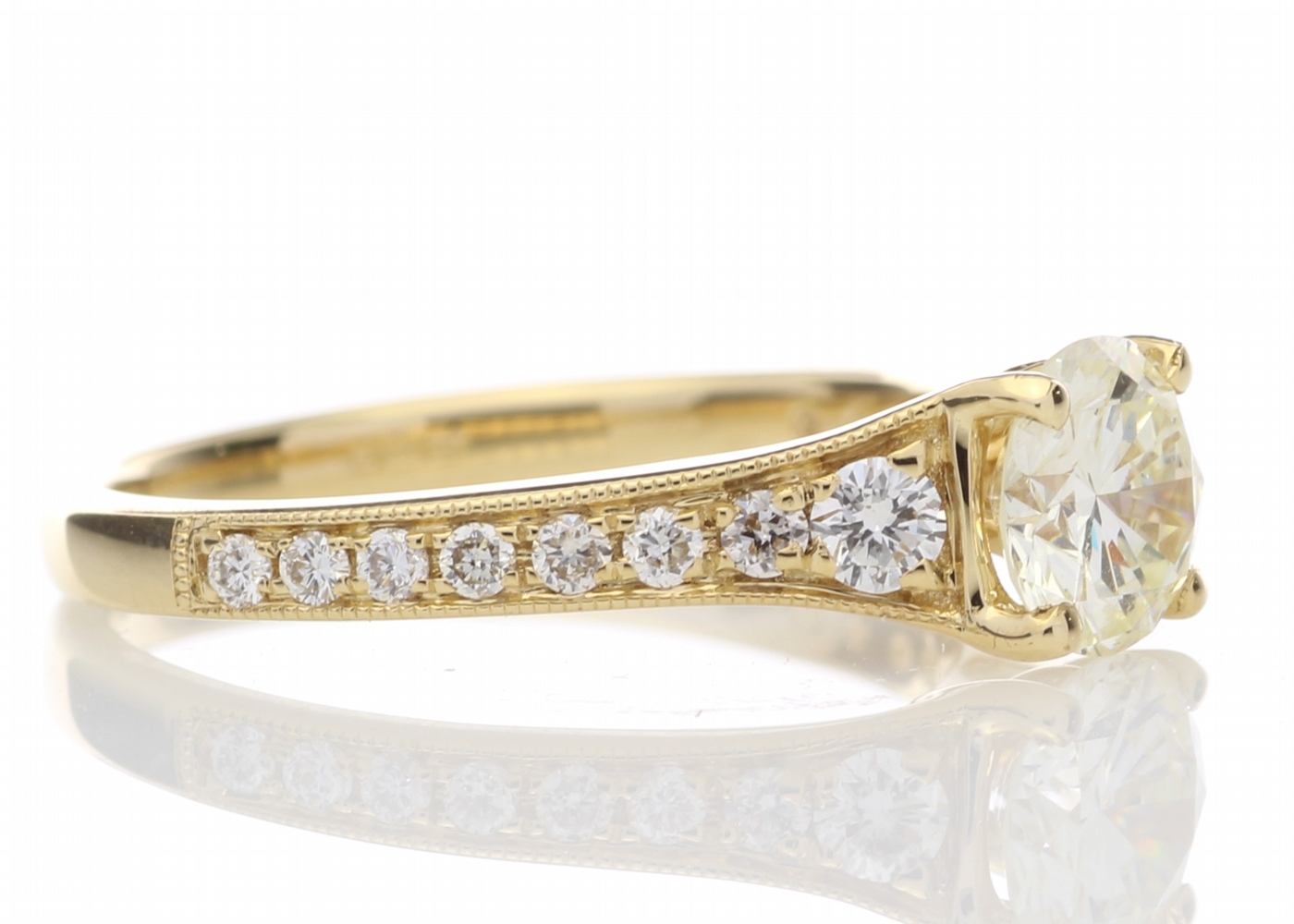 18ct Yellow Gold Diamond Ring With Stone Set Shoulders 1.06 Carats - Image 4 of 5