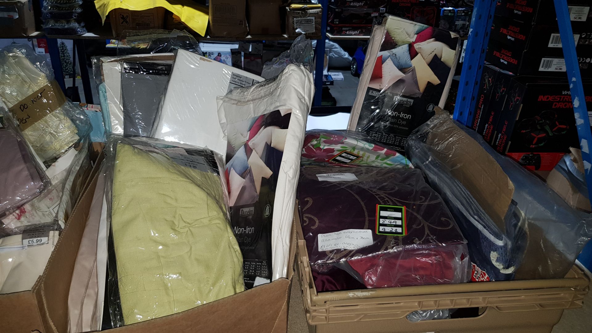 (R5C)Contents Of 4 Containers. Mixed Dunelm Mill / Dorma Items To Include Bedding Sheets, Napkins, - Image 3 of 3