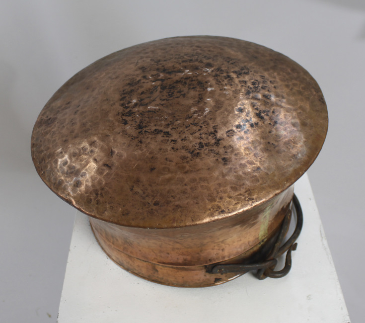 Large Copper Bowl with Handle - Image 4 of 4