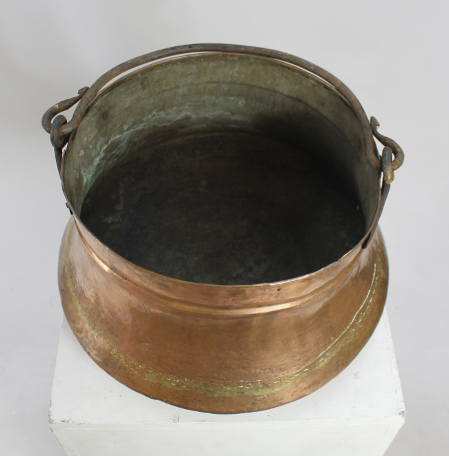 Large Copper Bowl with Handle - Image 2 of 4