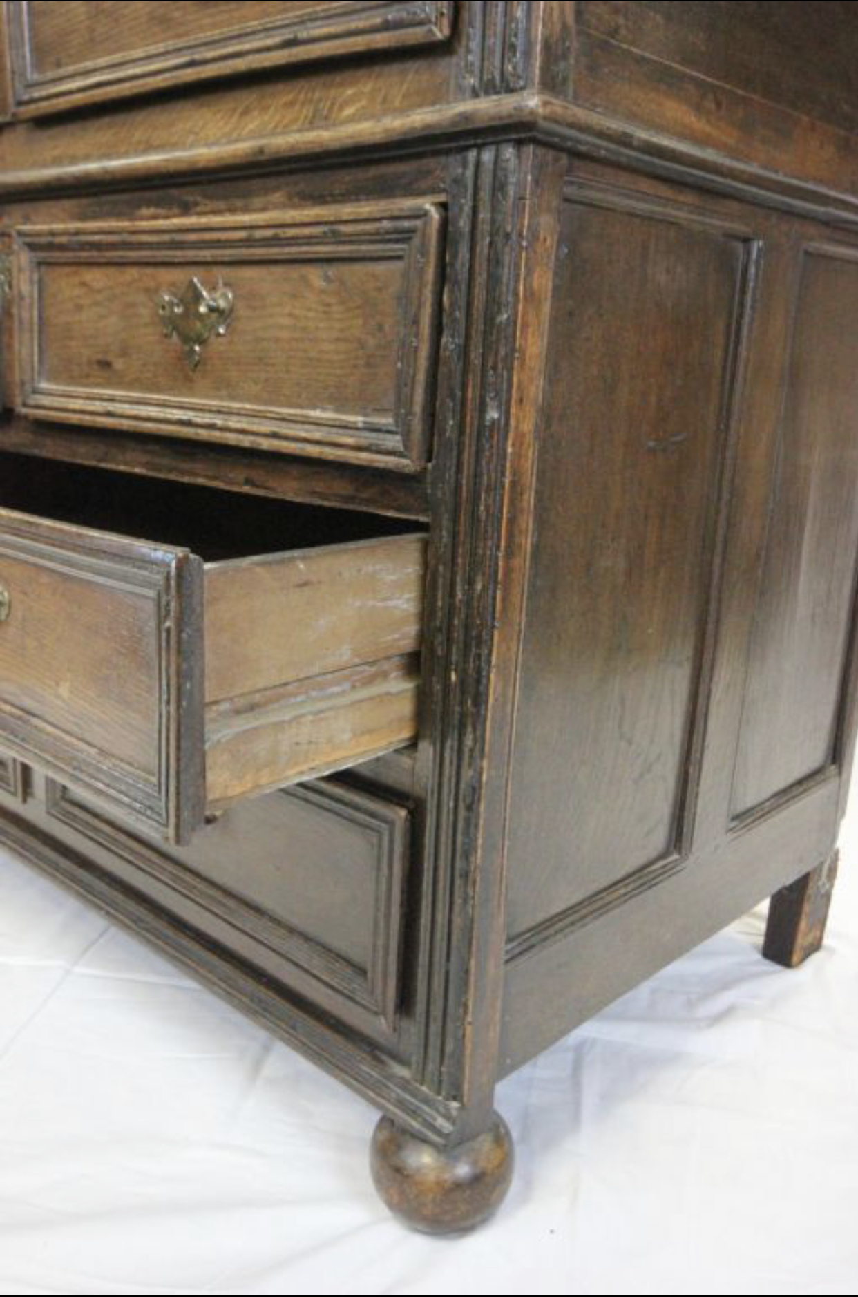 18th century Joined Oak Chest of Four Long Drawers - Image 4 of 4