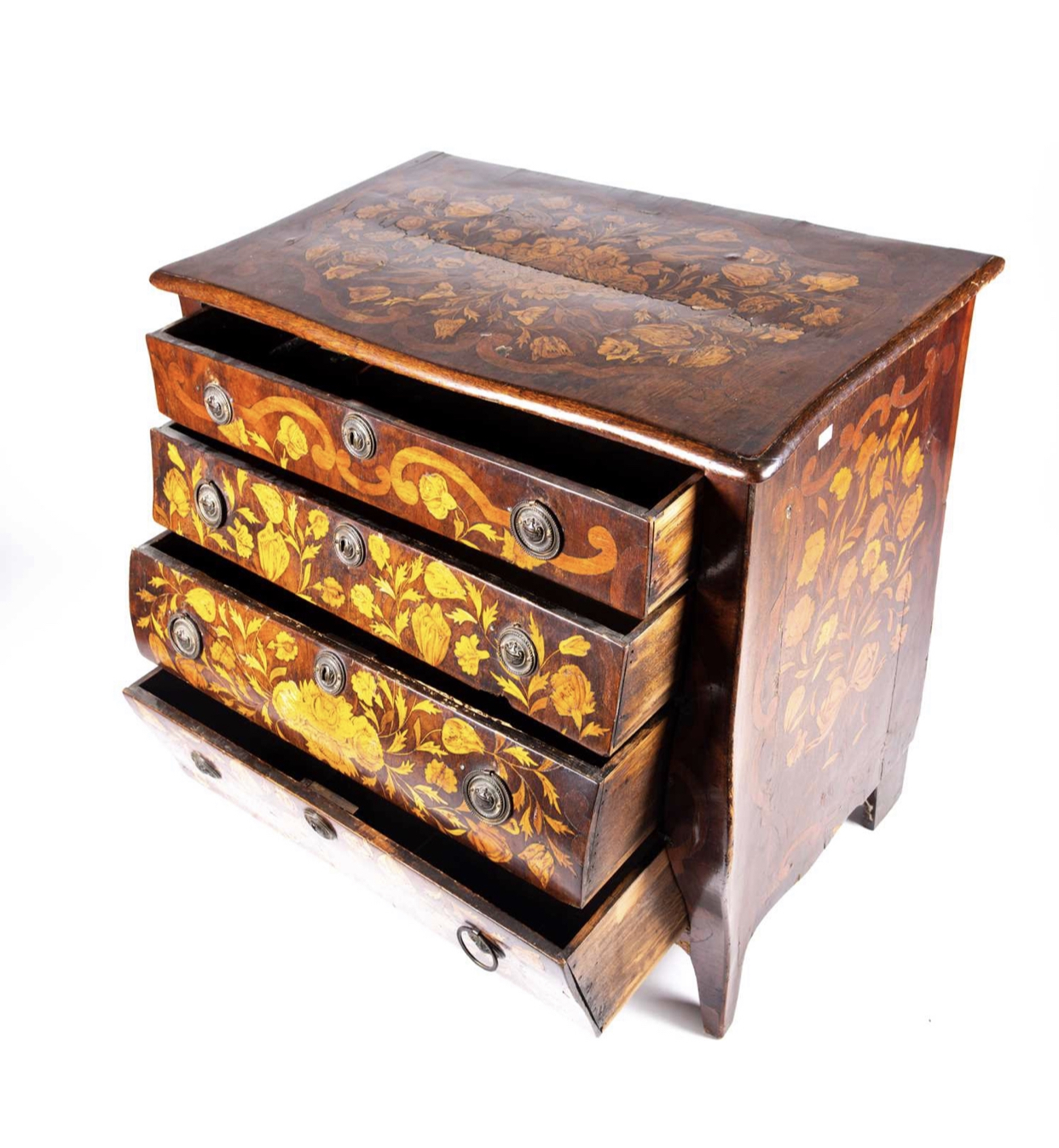 C18th Dutch marquetry bombe shaped chest of four drawers - Image 4 of 4