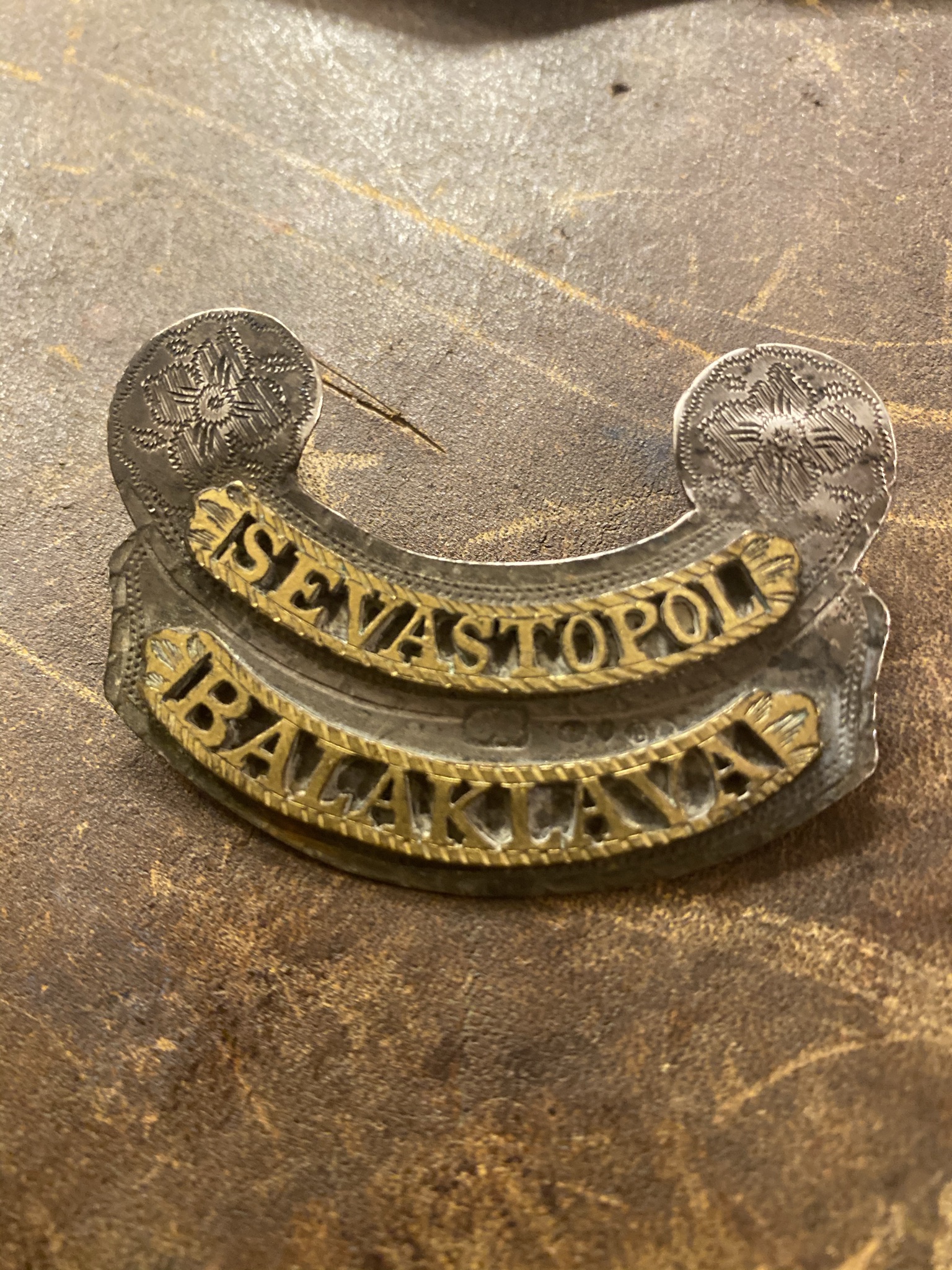 Silver hallmarked backed Crimean war military badge with the words Sebastopol and balaclava i - Image 3 of 4