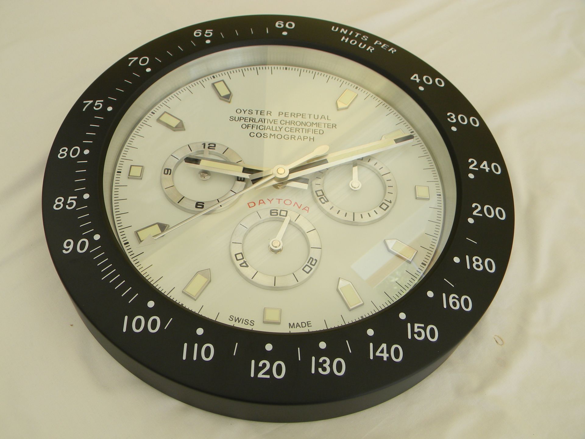40 cm Wall Clock Black Body White Dial watch design