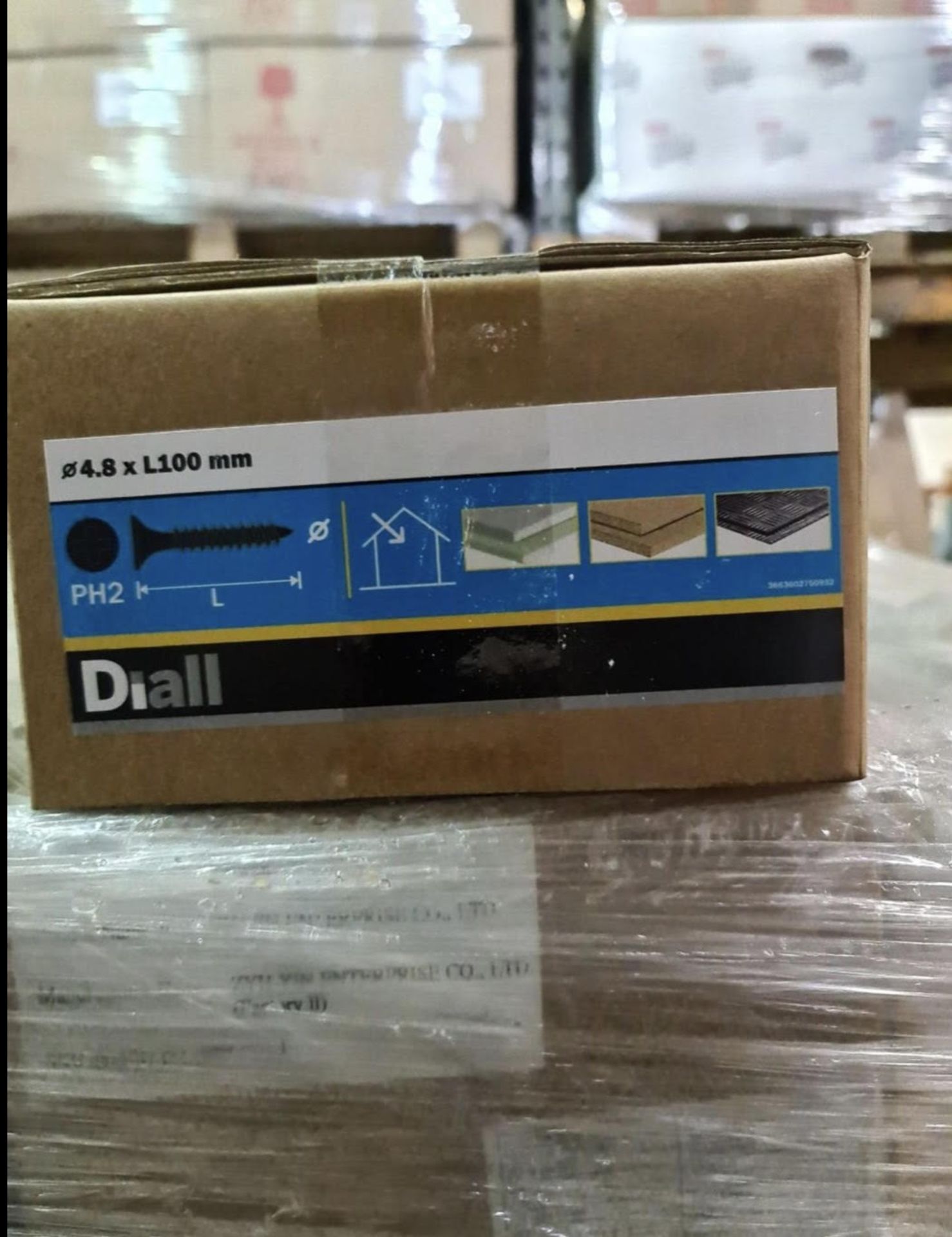 Brand new 4kg box of diall 4.8 x l100mm multi use screws