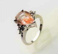 4.75 carat Bi-colour Champagne Peach Sapphire Ring