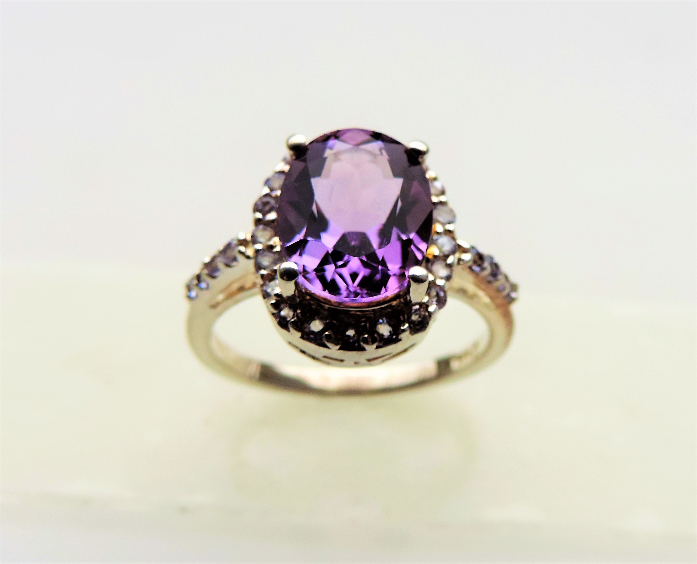 2.4 carat Amethyst & Diamond Ring - Image 2 of 6