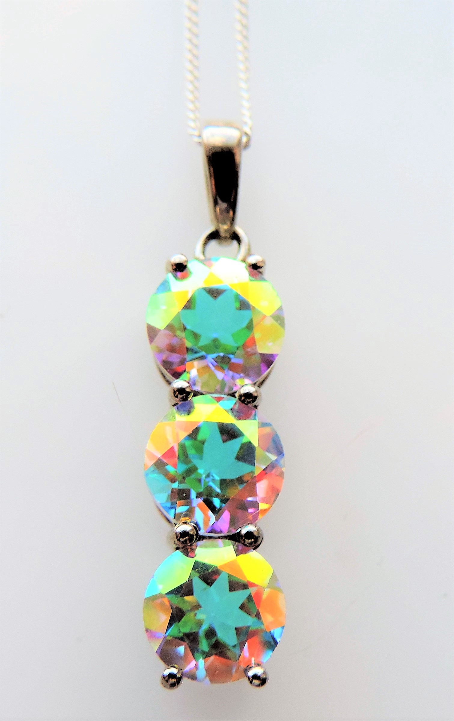 7.5 ct Fire Rainbow Mystic Topaz Sterling Silver Necklace - Image 2 of 5