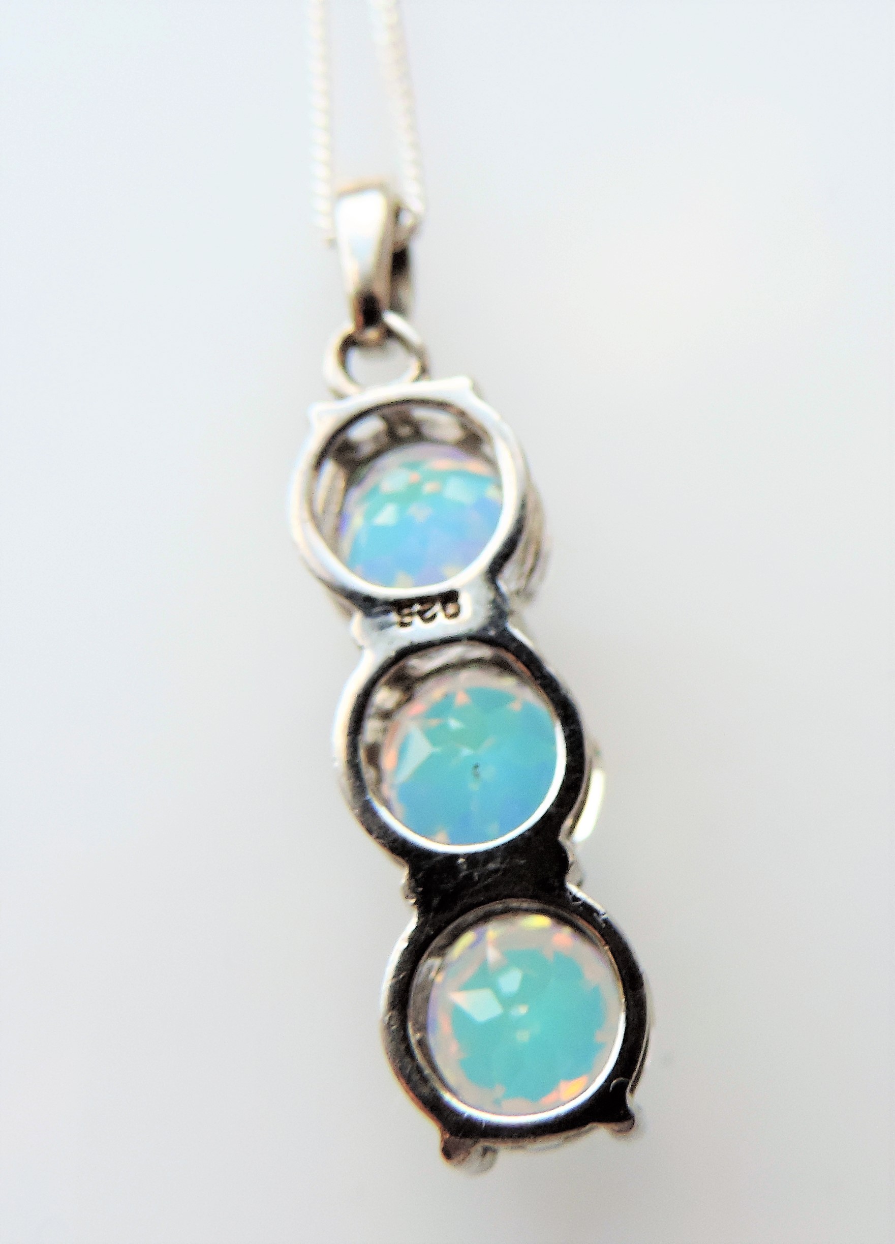 7.5 ct Fire Rainbow Mystic Topaz Sterling Silver Necklace - Image 4 of 5