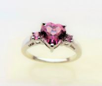 1 carat Solitaire Heart Pink Sapphire Ring