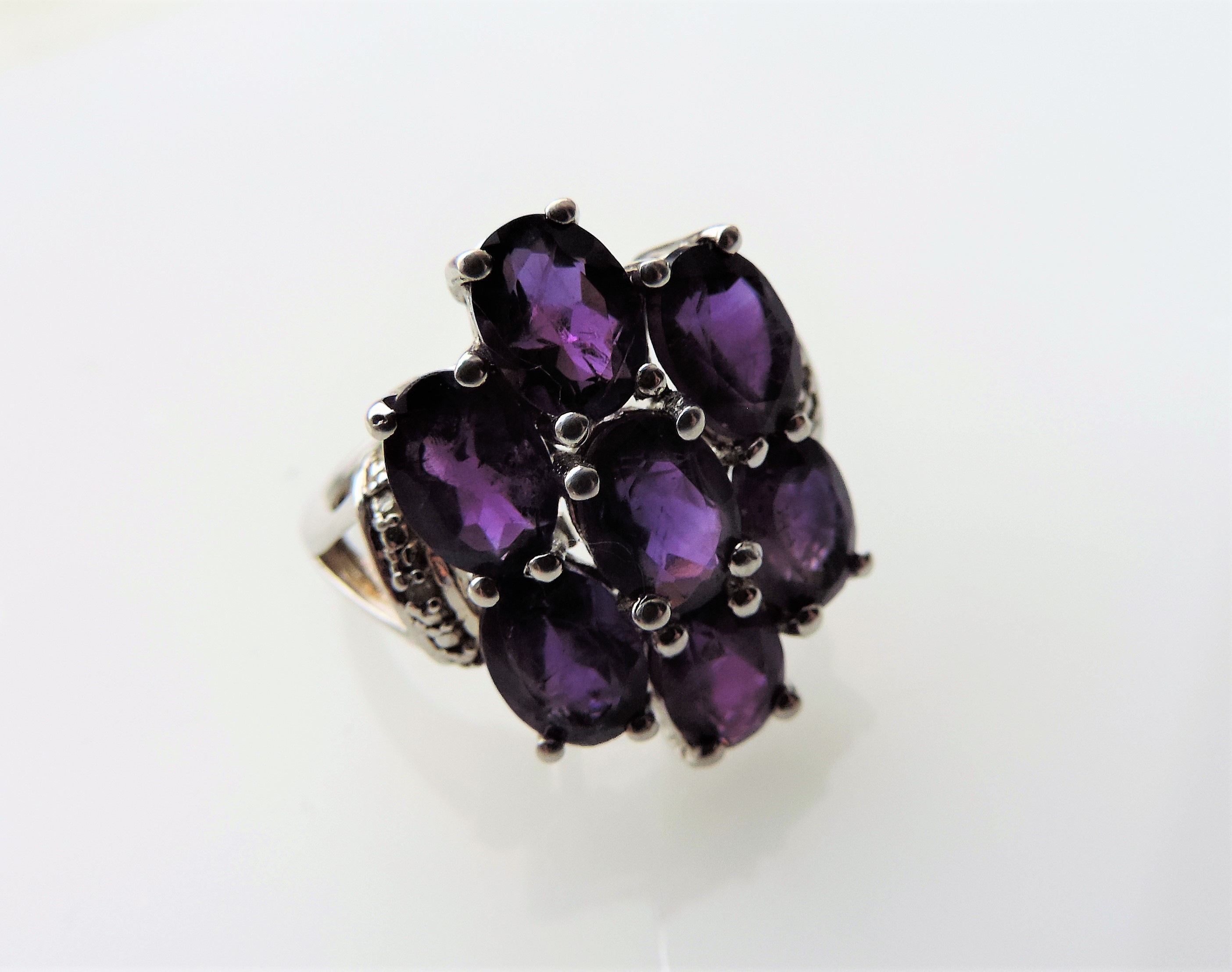 3.15 carat Amethyst Cluster Ring - Image 4 of 5