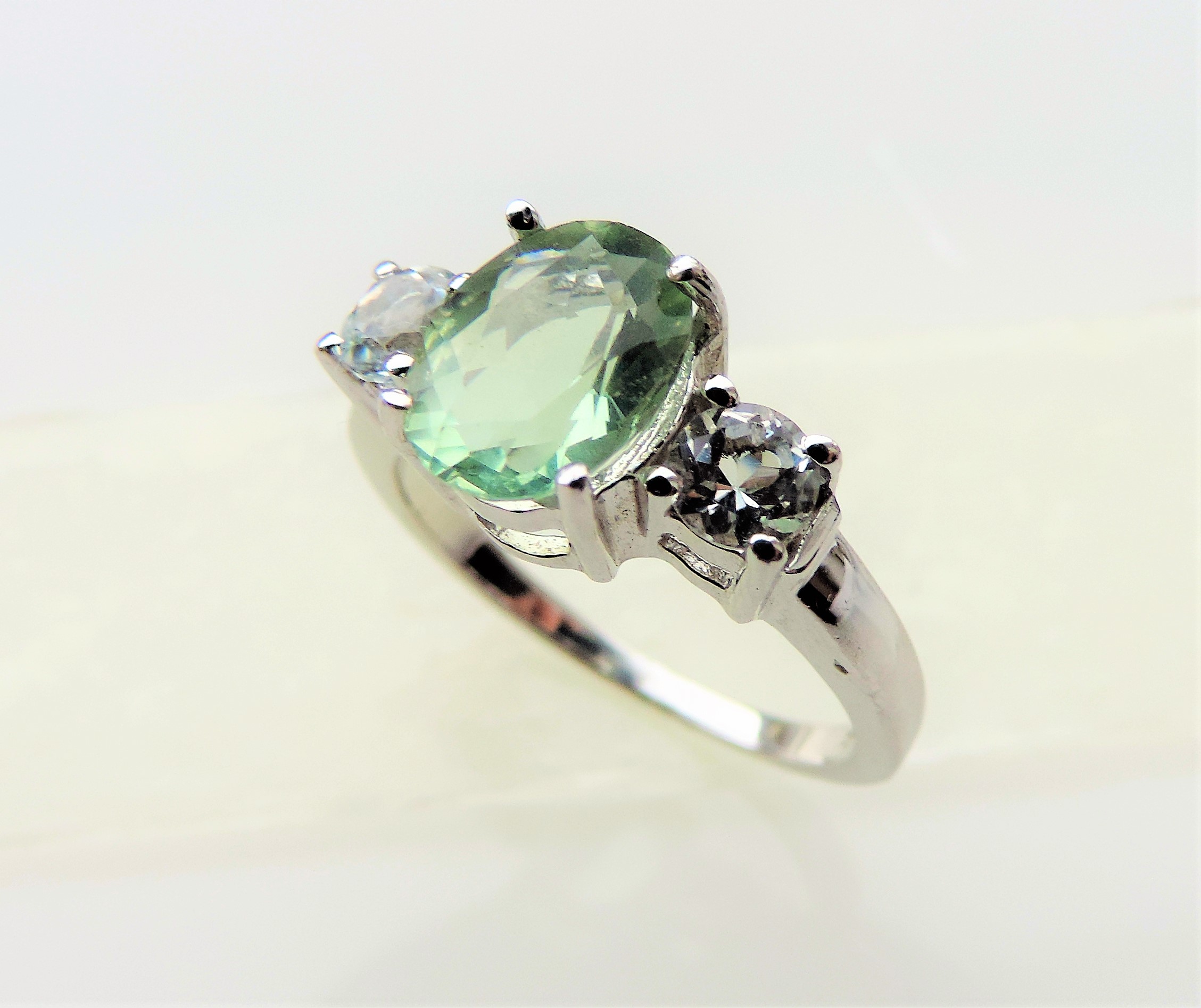 2.5 ct Green Topaz and Aquamarine Ring - Image 3 of 5