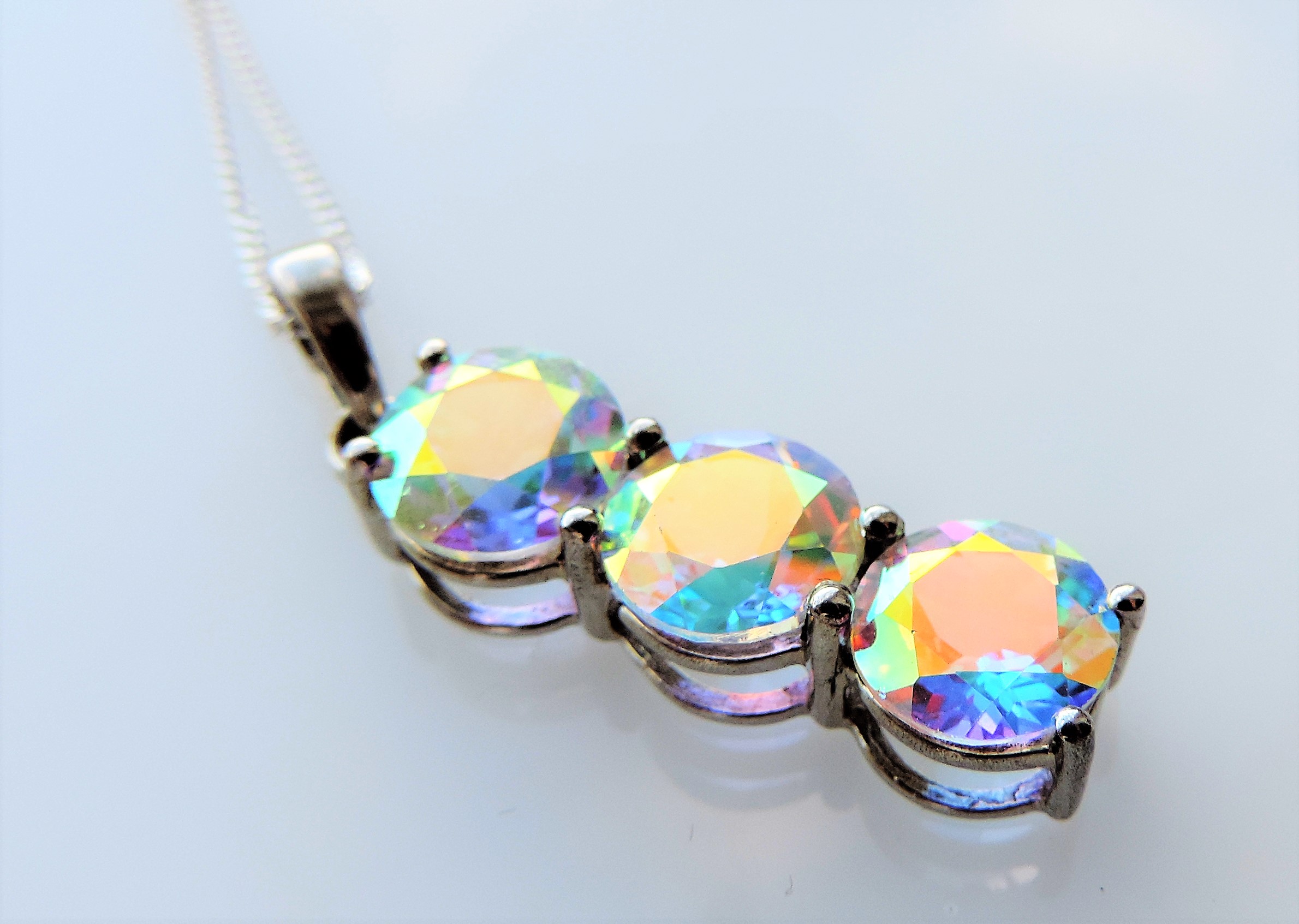 7.5 ct Fire Rainbow Mystic Topaz Sterling Silver Necklace - Image 5 of 5