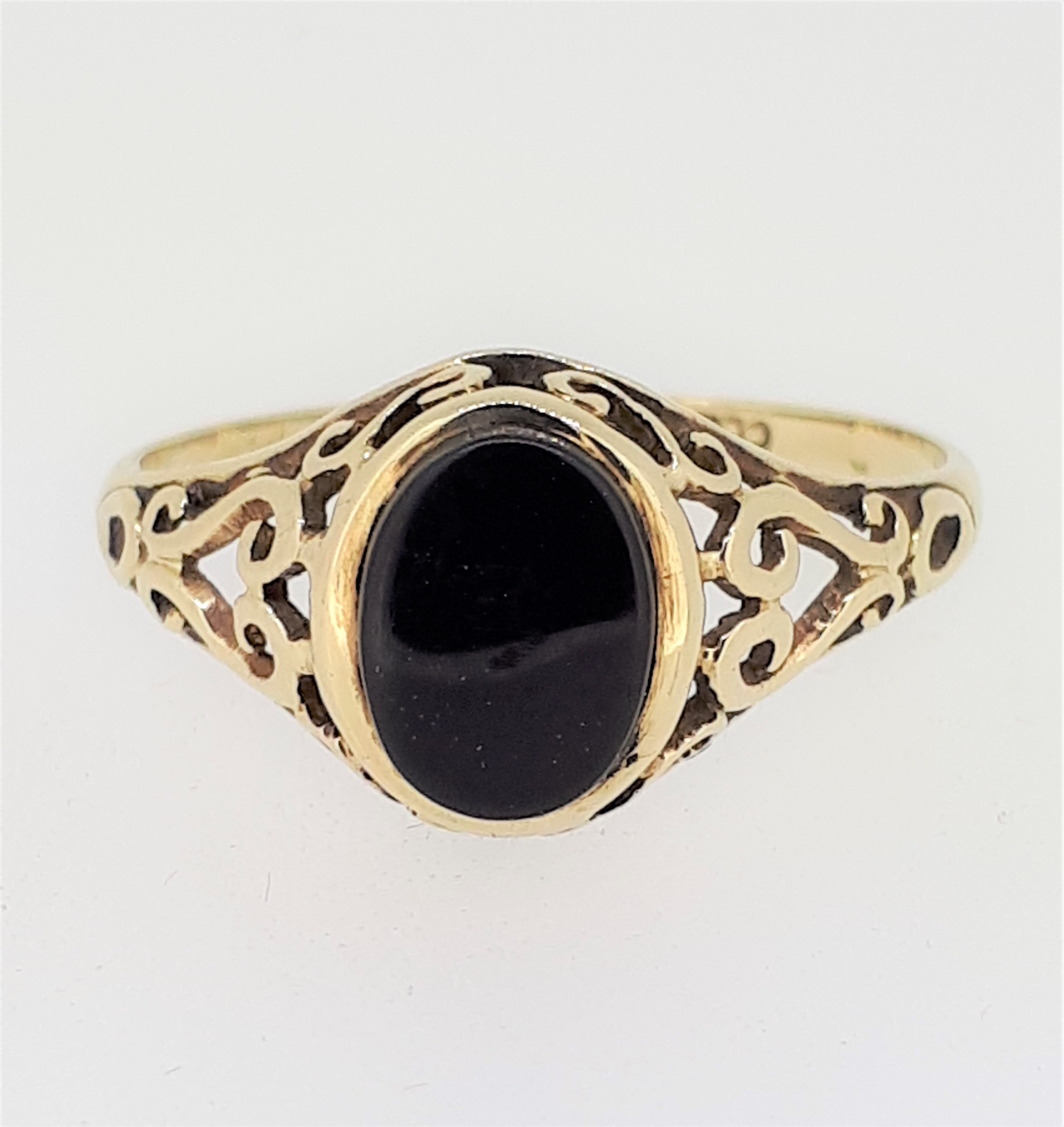 9ct (375) Yellow Gold Oval Onyx Signet Ring - Image 2 of 5