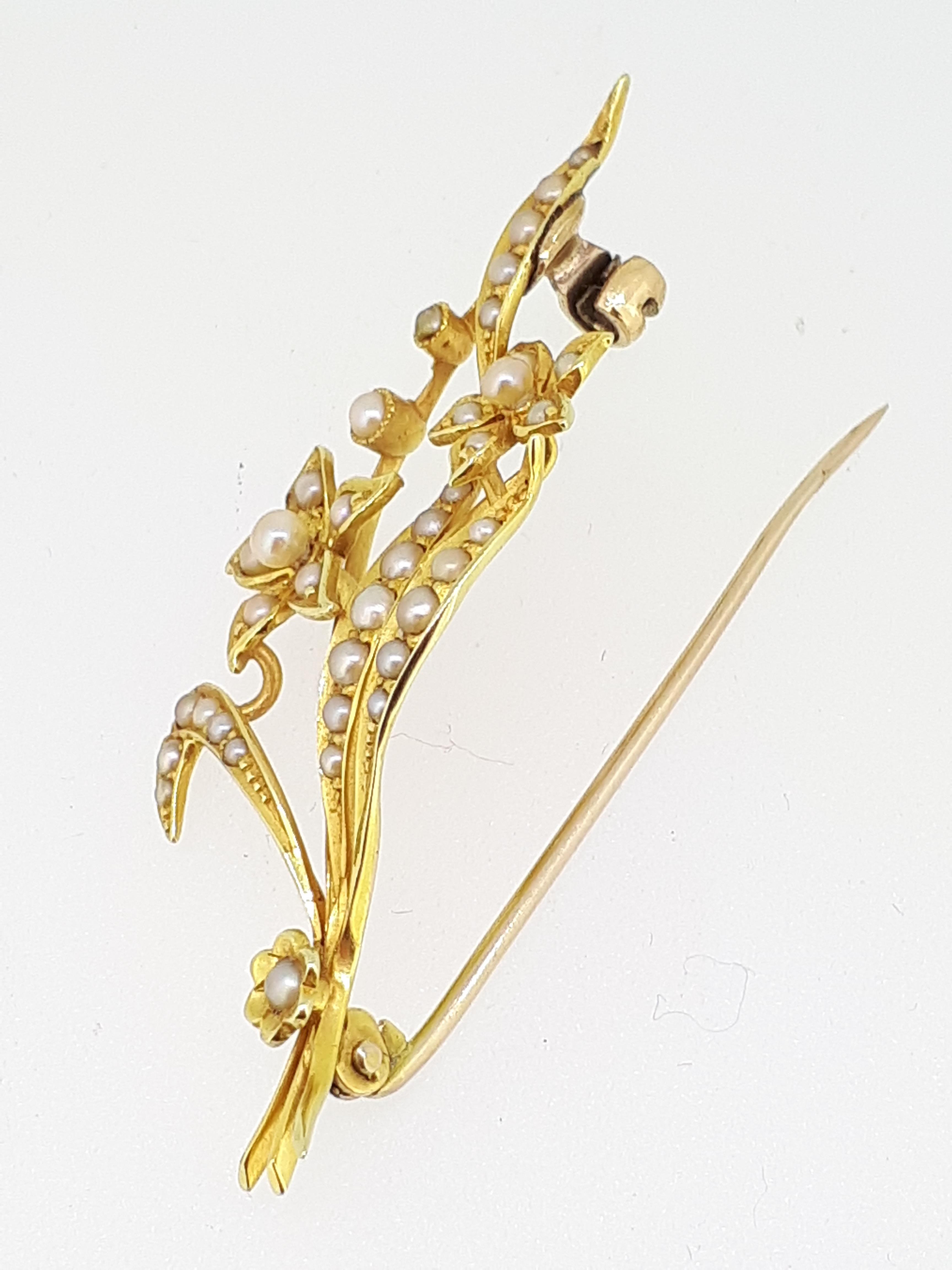 15ct (585) Yellow Gold Seed Pearl Flower Brooch - Image 9 of 9