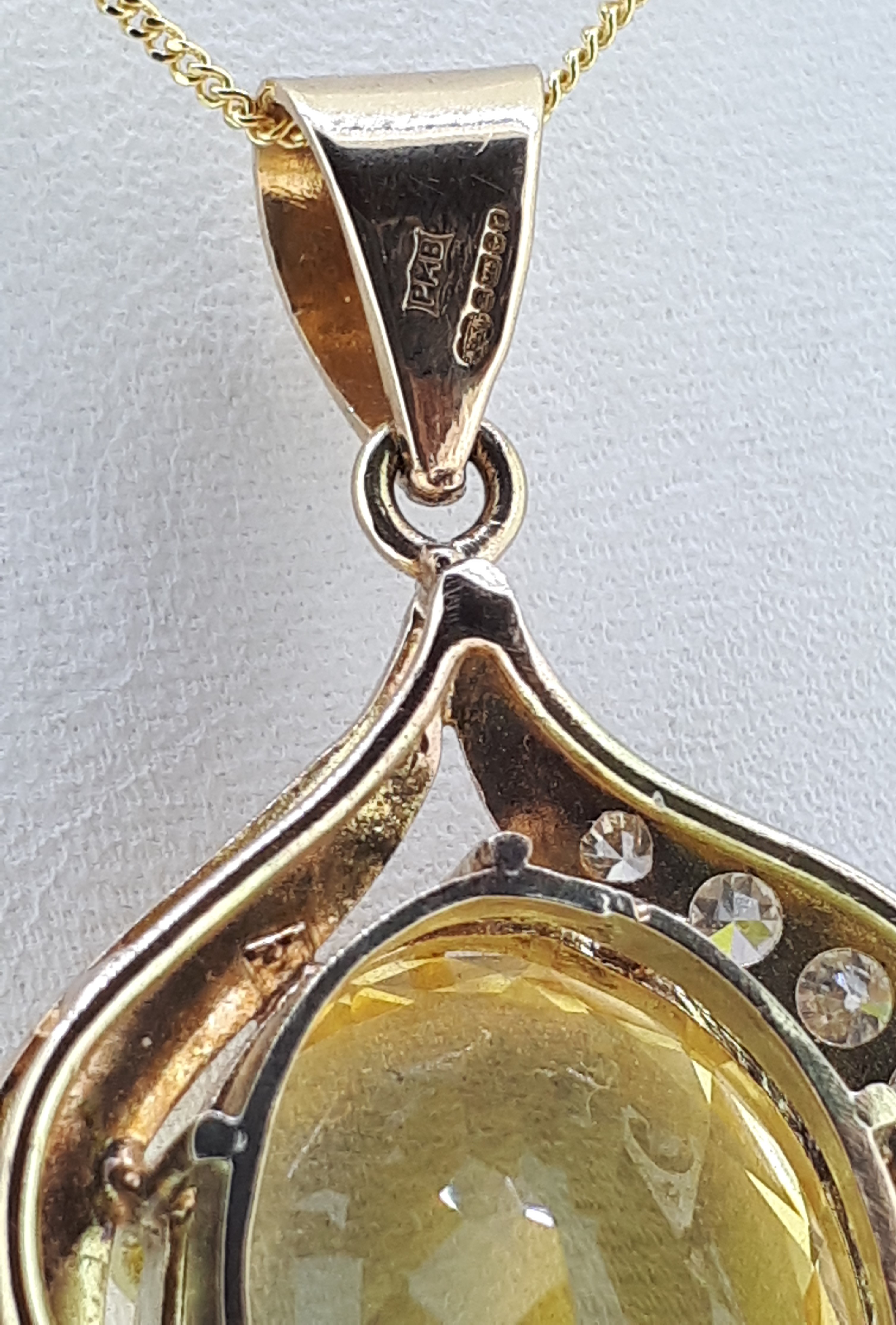 9ct (375) Yellow Gold Large Citrine and 0.25ct Diamond Pendant - Image 4 of 5