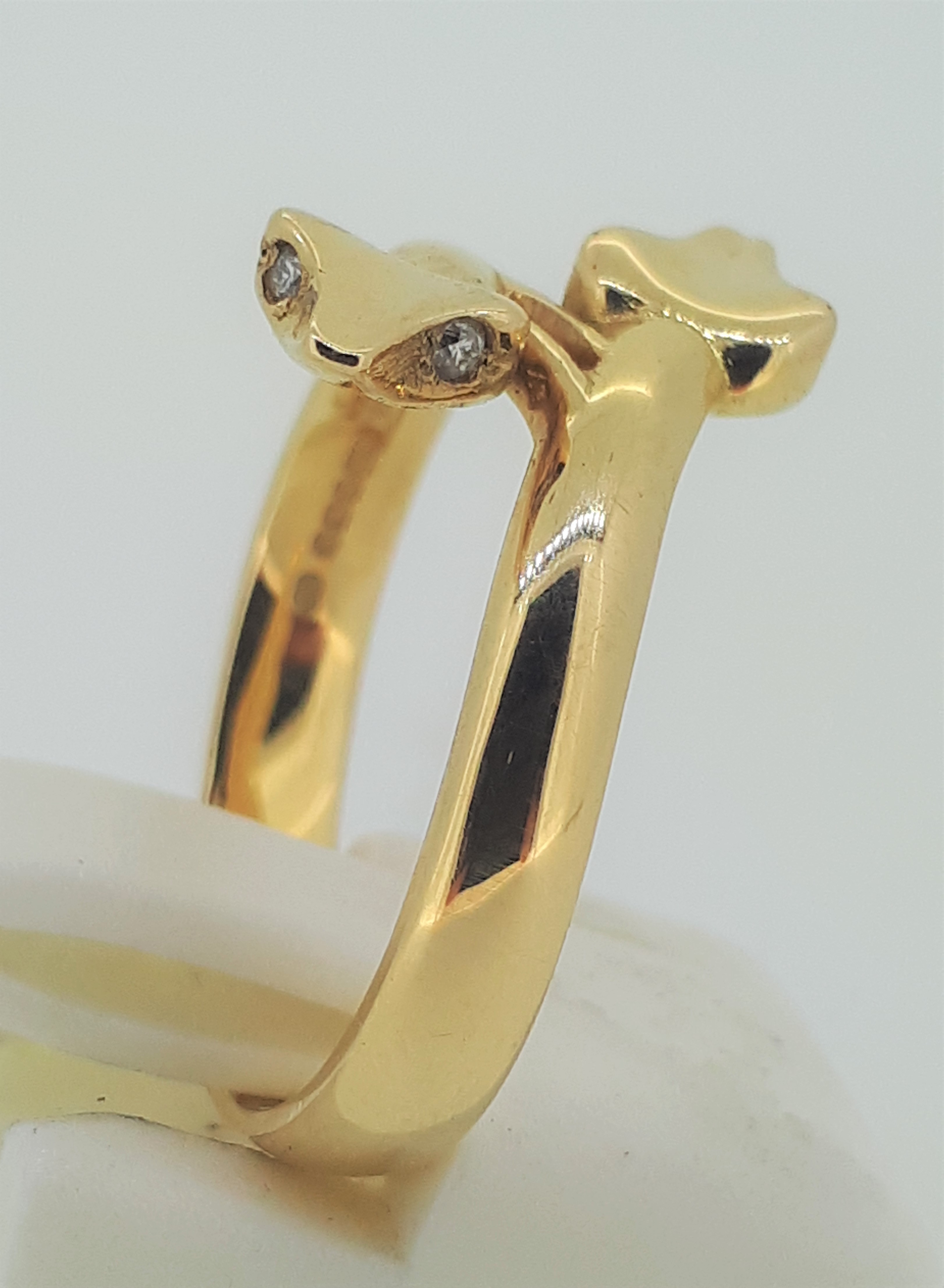 Handmade 18ct (750) Yellow Gold Double Head Snake Diamond Eye Ring - Image 3 of 8