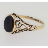 9ct (375) Yellow Gold Oval Onyx Signet Ring