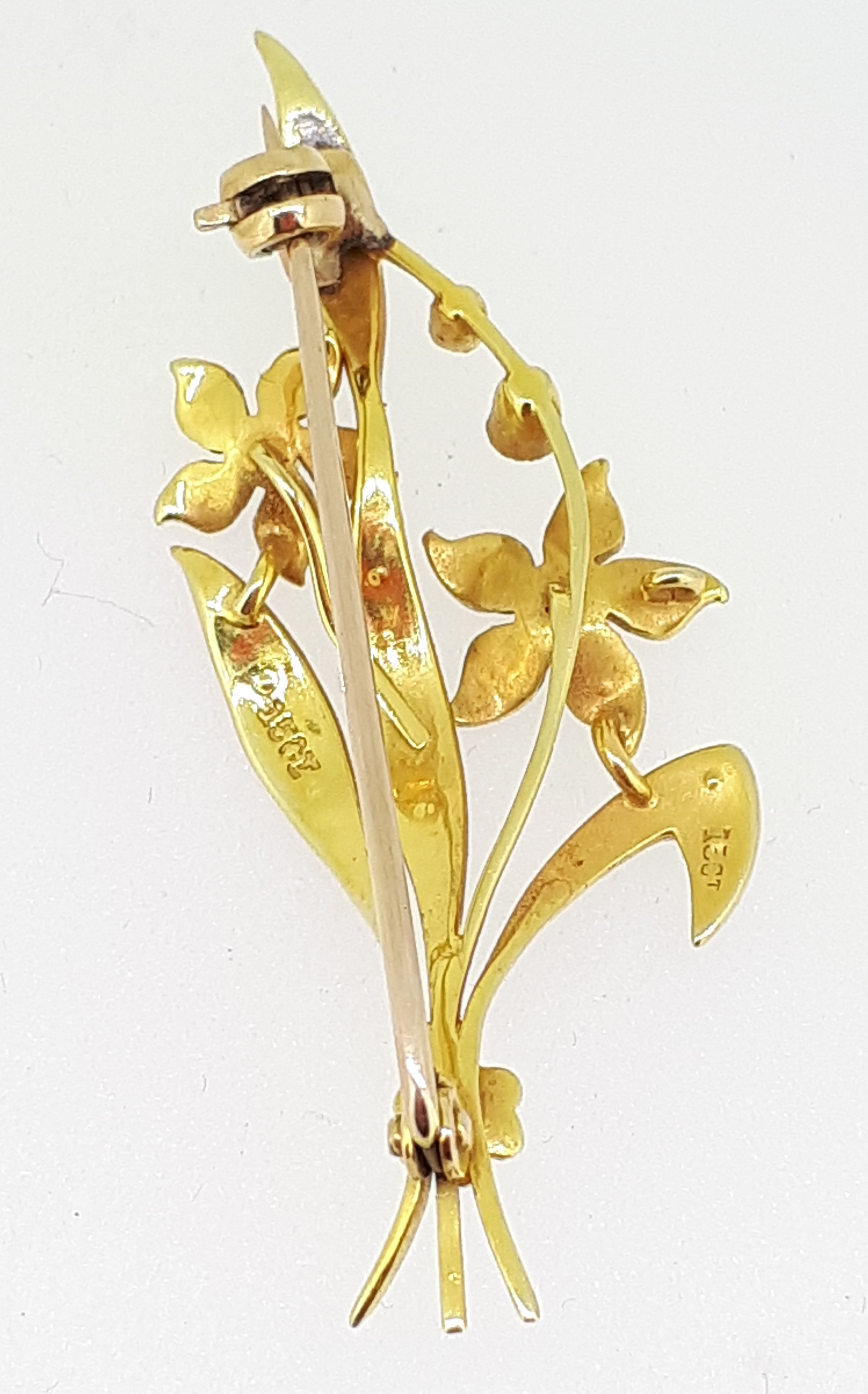 15ct (585) Yellow Gold Seed Pearl Flower Brooch - Image 3 of 9