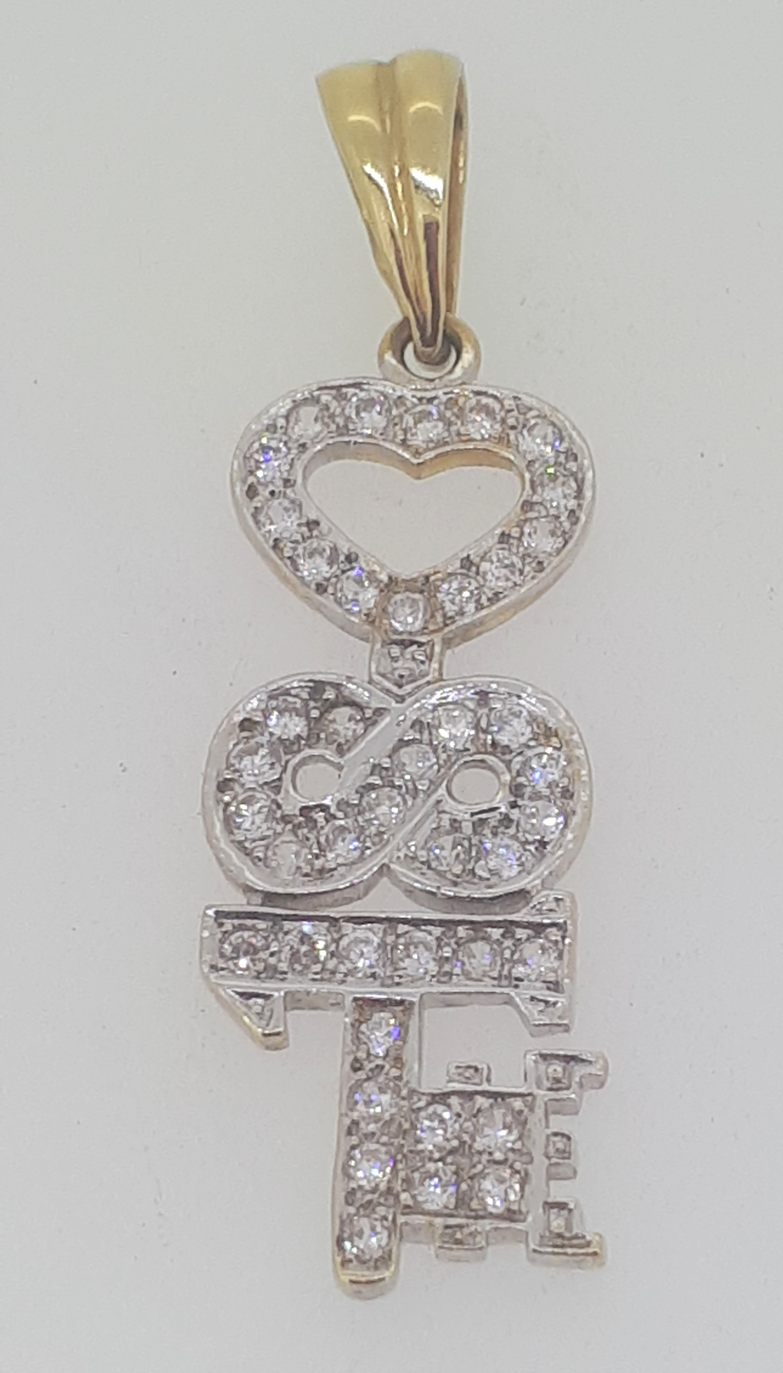 9ct (375) Yellow Gold CZ Encrusted '18' Key Pendant - Image 3 of 3