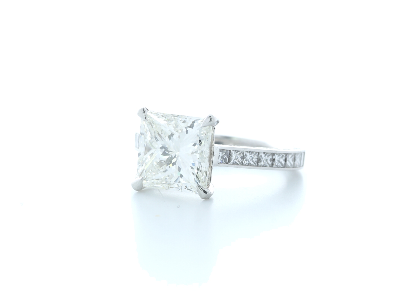 18ct White Gold Princess Cut Diamond Ring 5.13 (4.33) Carats - Image 2 of 5