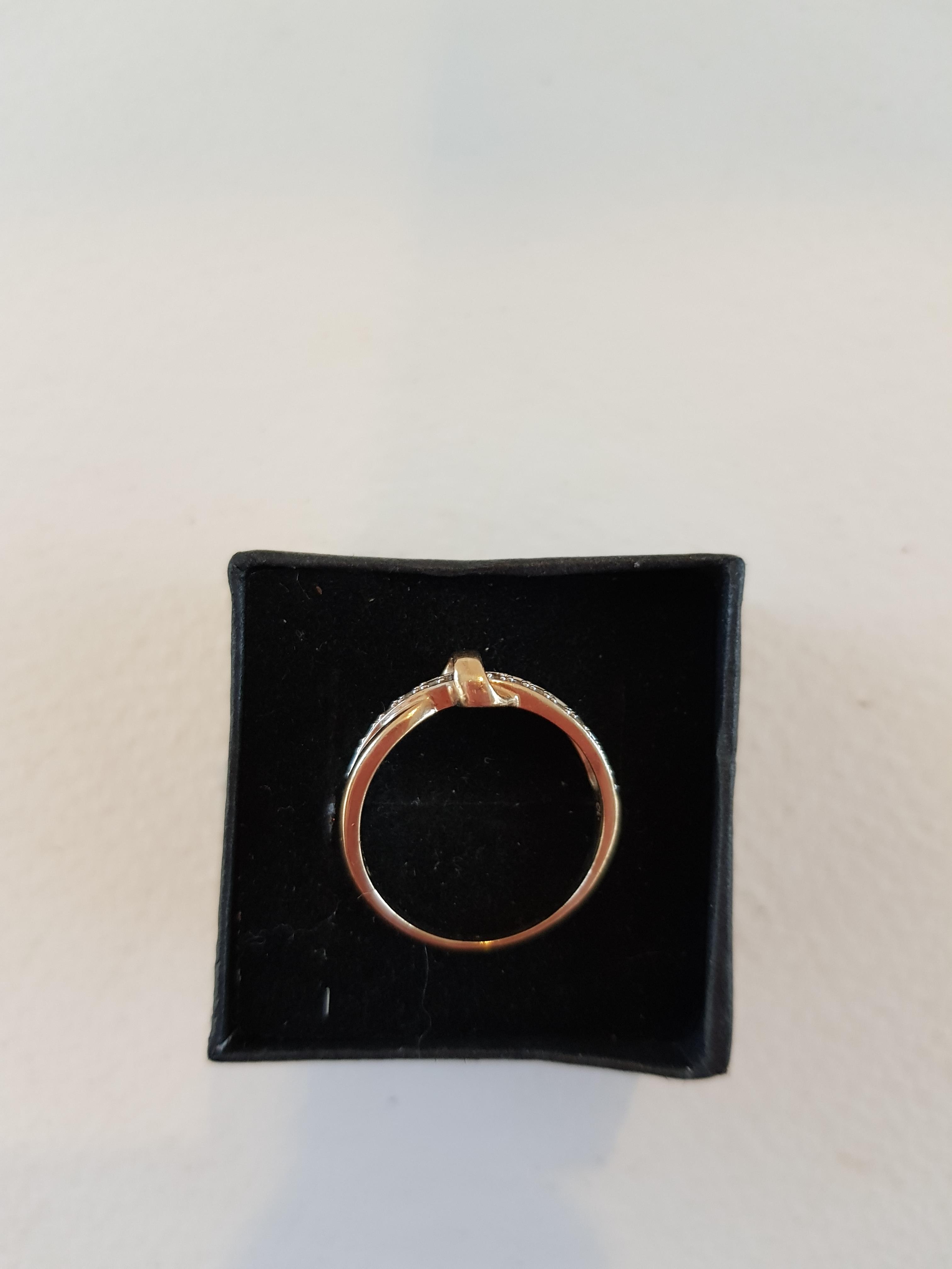 9ct Gold Two-tone Knot Ring - Image 2 of 2