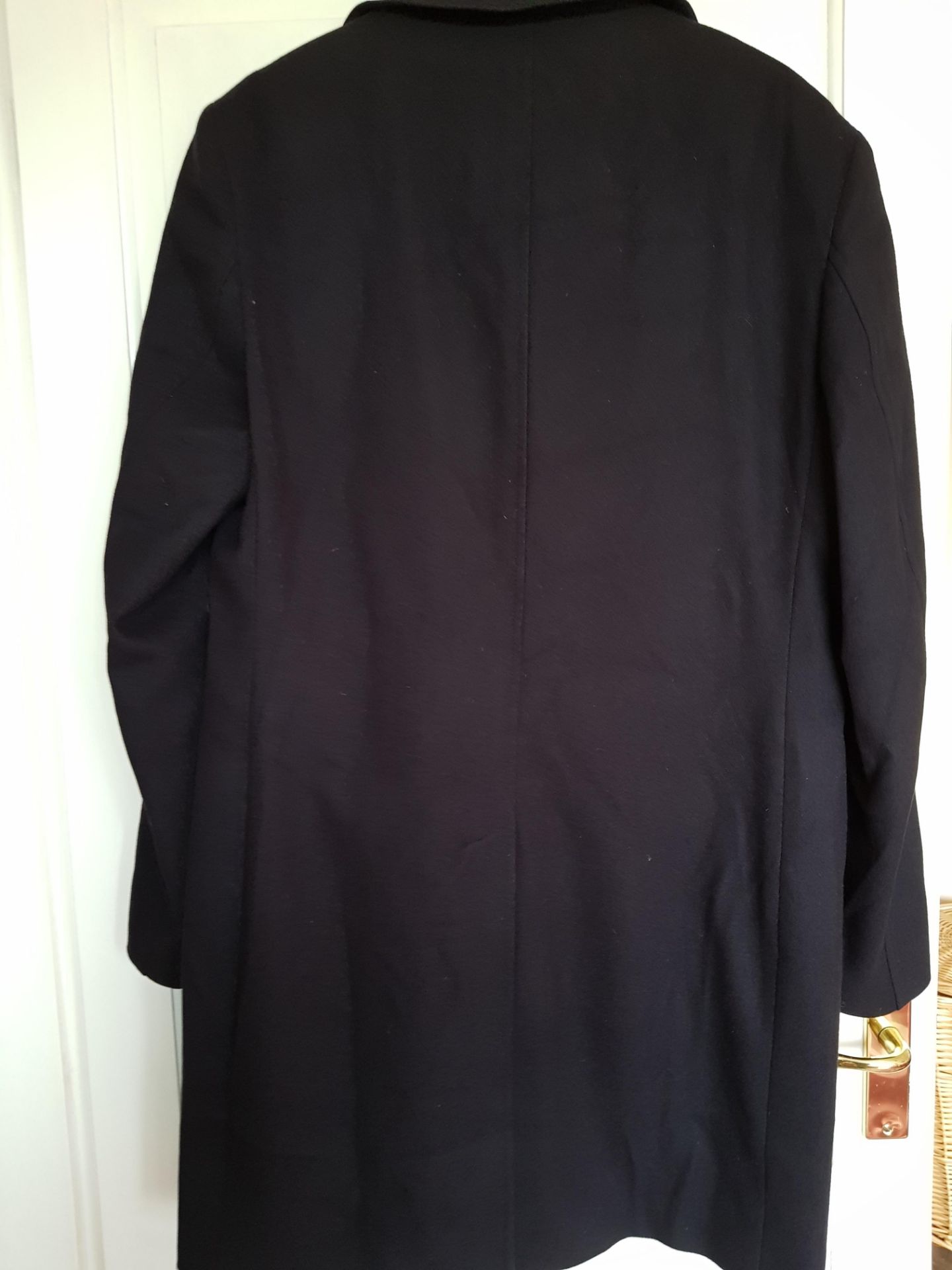 Men's Designer Coat ( Size 44 ) - Image 2 of 5