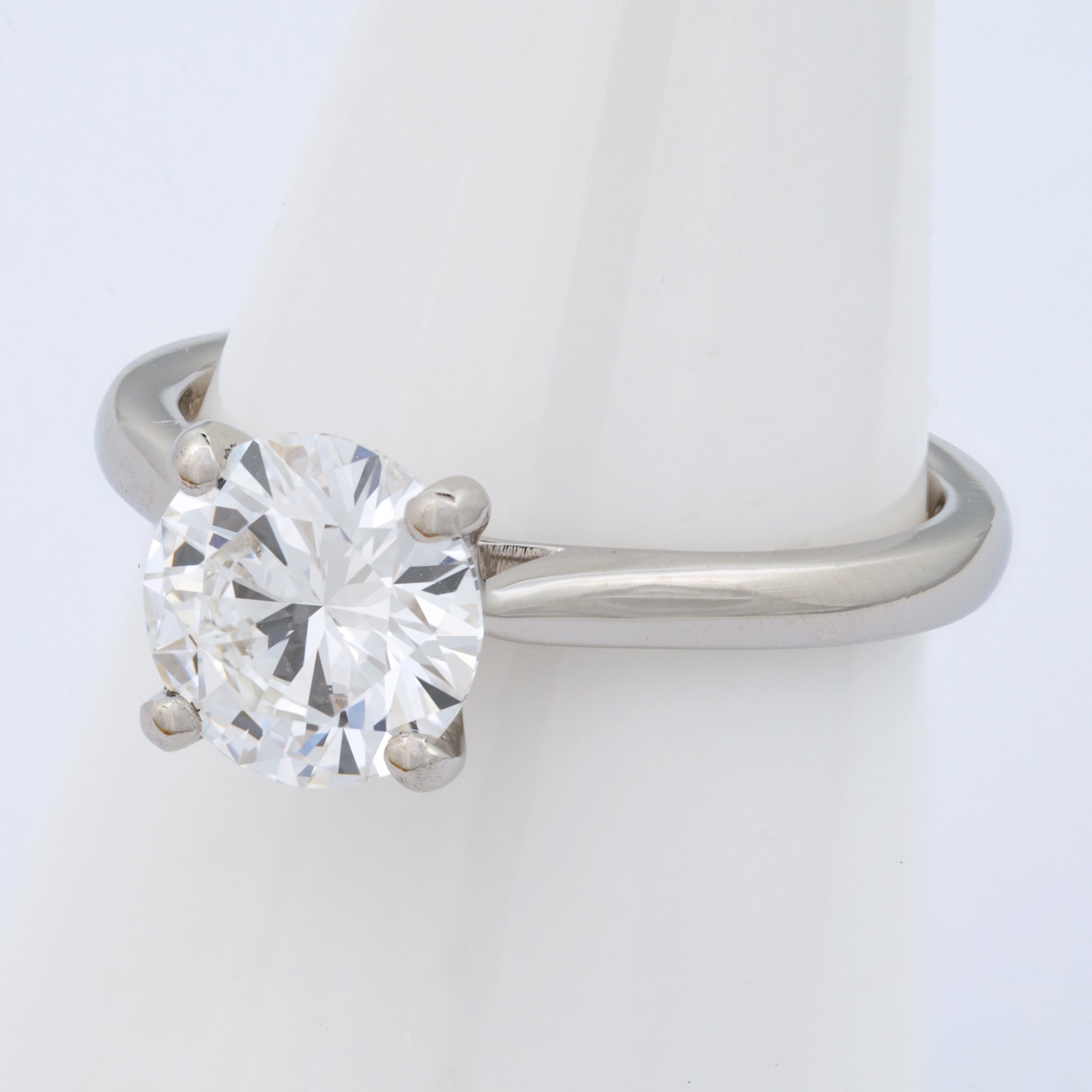 An exceptional quality platinum D-colour, 1.55ct, VVS2 clarity solitaire diamond ring, certificated - Image 6 of 9