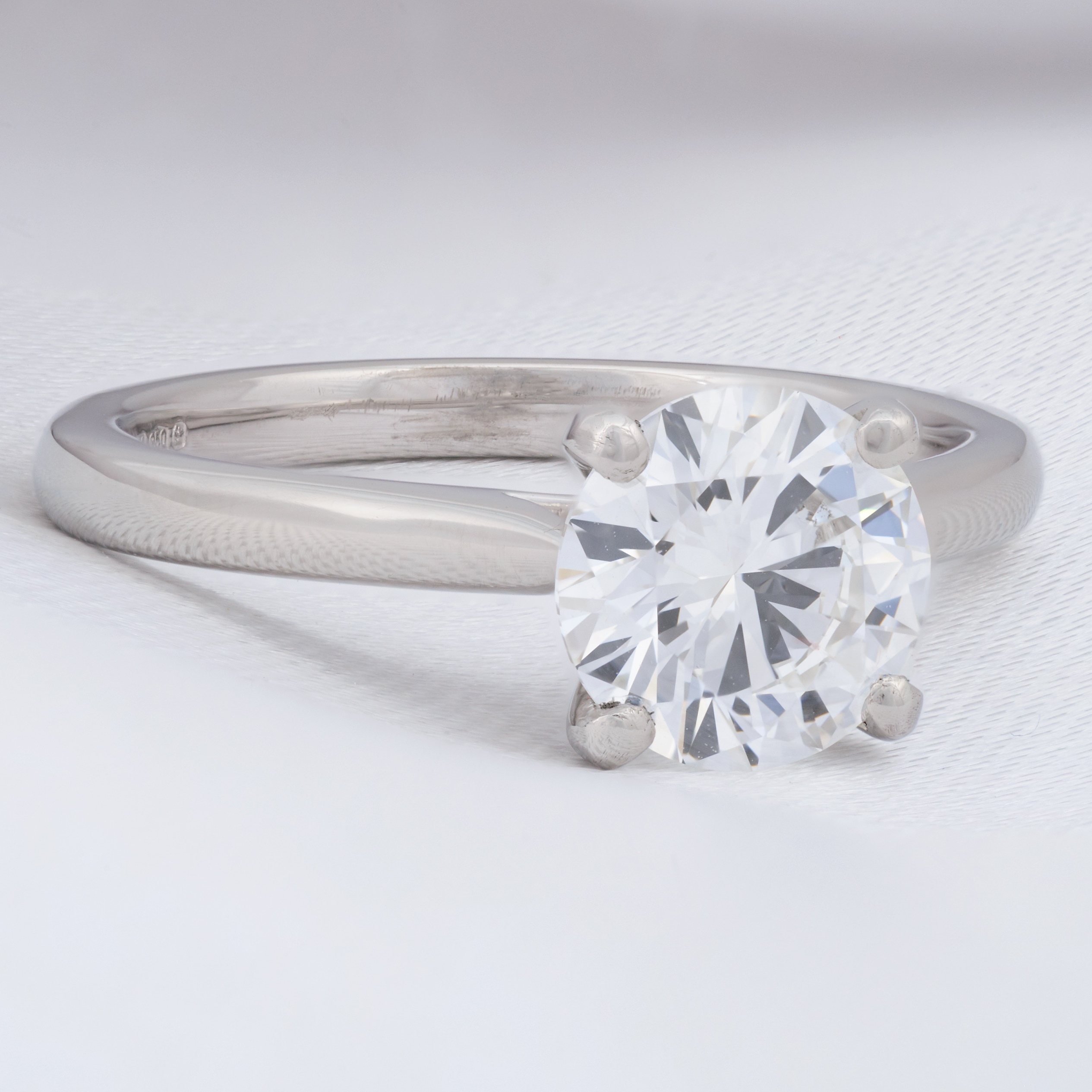 An exceptional quality platinum D-colour, 1.55ct, VVS2 clarity solitaire diamond ring, certificated - Image 3 of 9