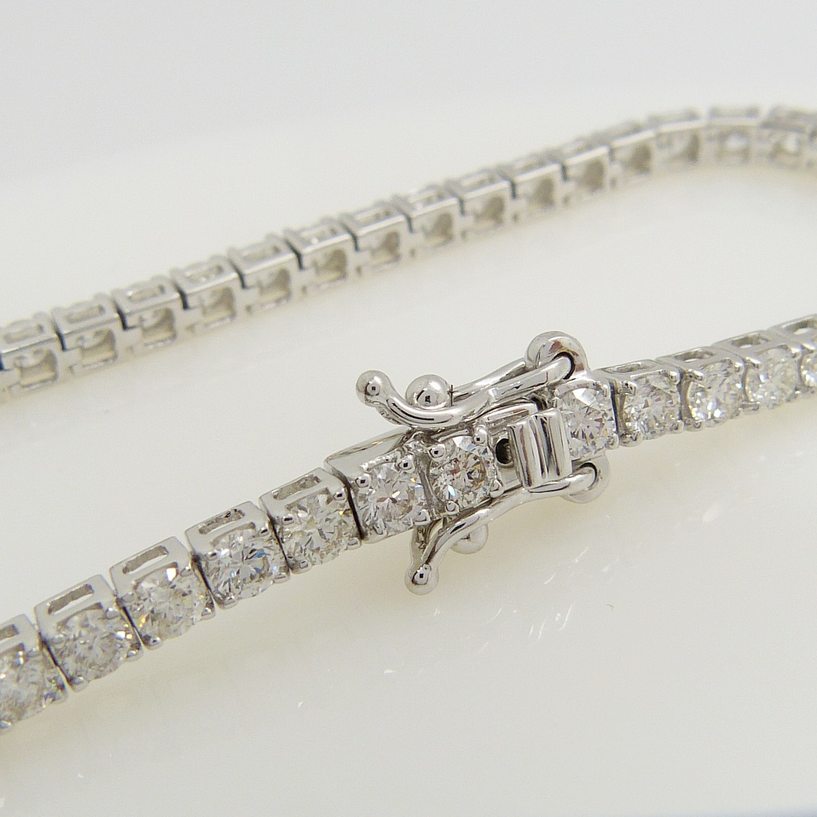 A stunning 18ct white gold 4.00 carat round brilliant-cut diamond line bracelet, boxed. - Image 3 of 6