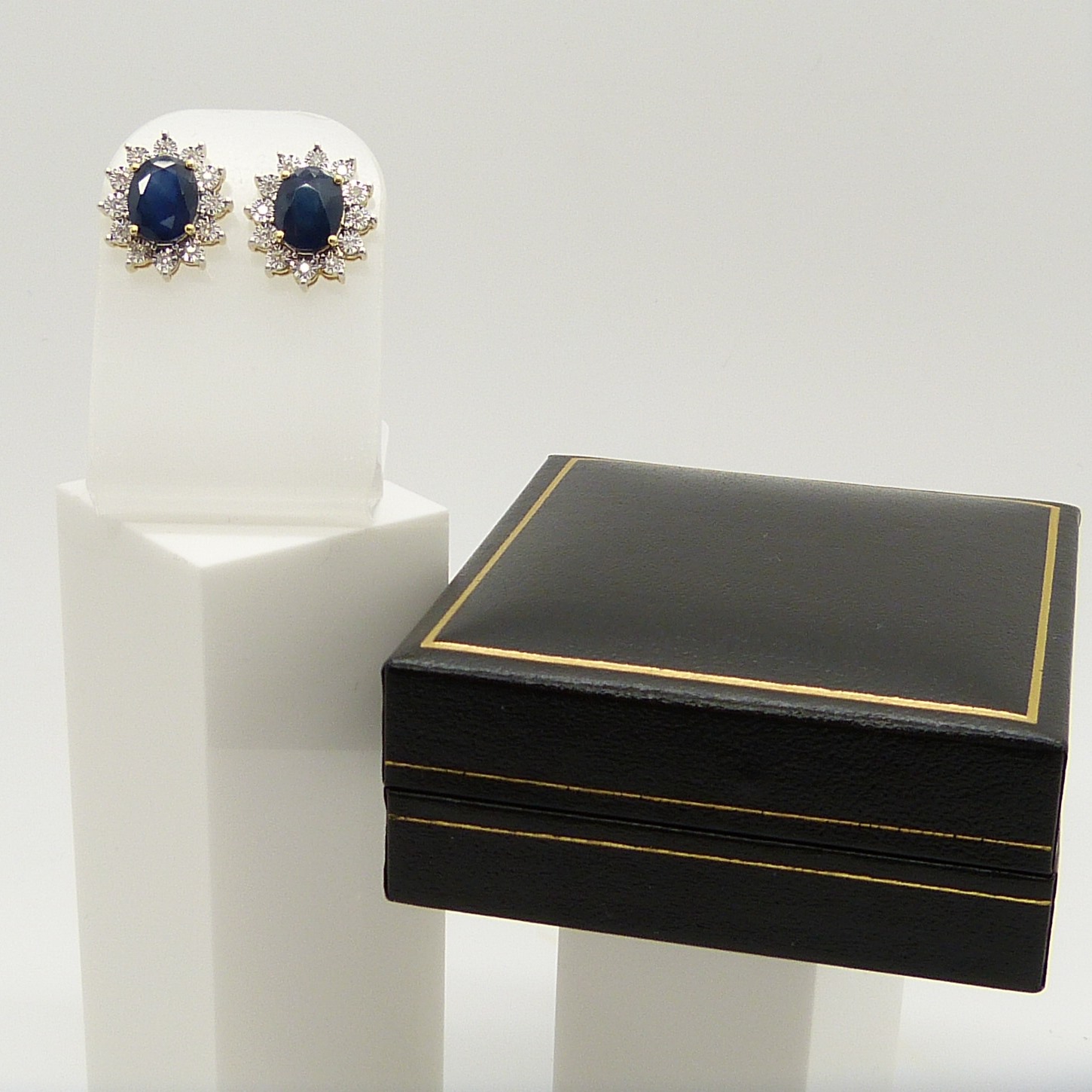 A stunning pair of 9ct yellow gold treated blue sapphire and diamond cluster ear studs, boxed. - Image 3 of 5