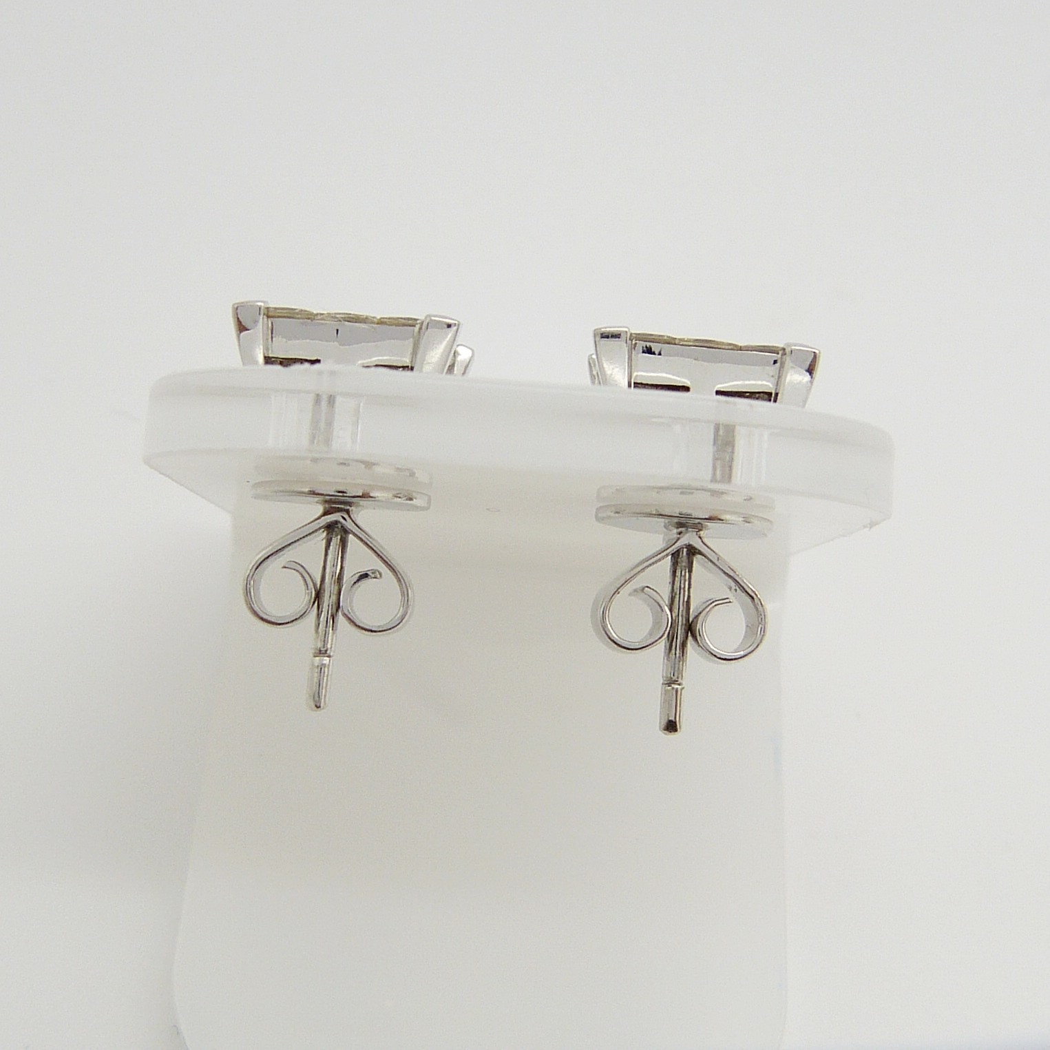 18ct white gold, 2.00 carat (approx) invisible-set princess-cut diamond square cluster stud earrings - Image 6 of 6