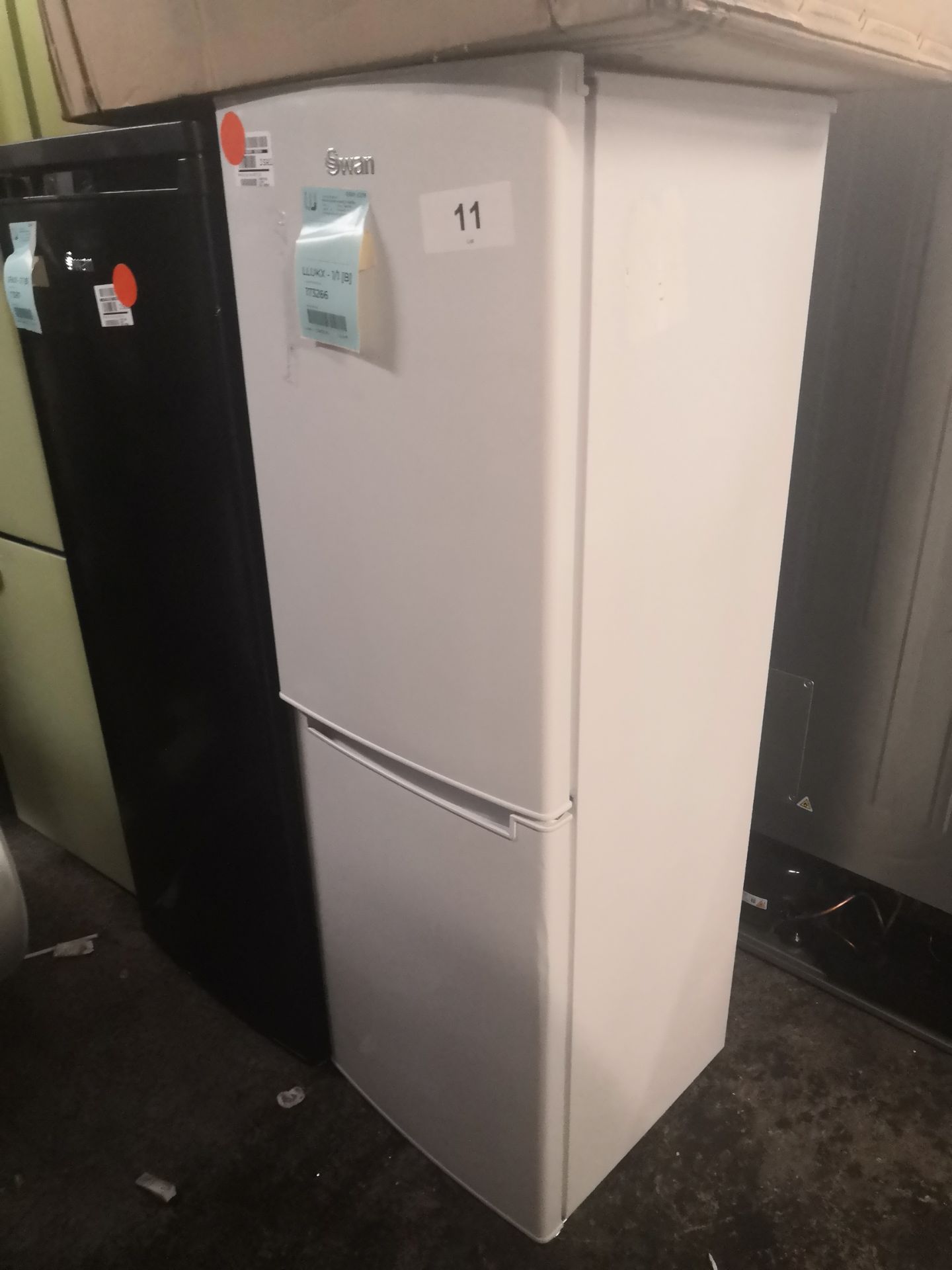 Swan sr8180 fridge freezer [white] 0x0x0cm rrp: £262.0 - Image 2 of 2