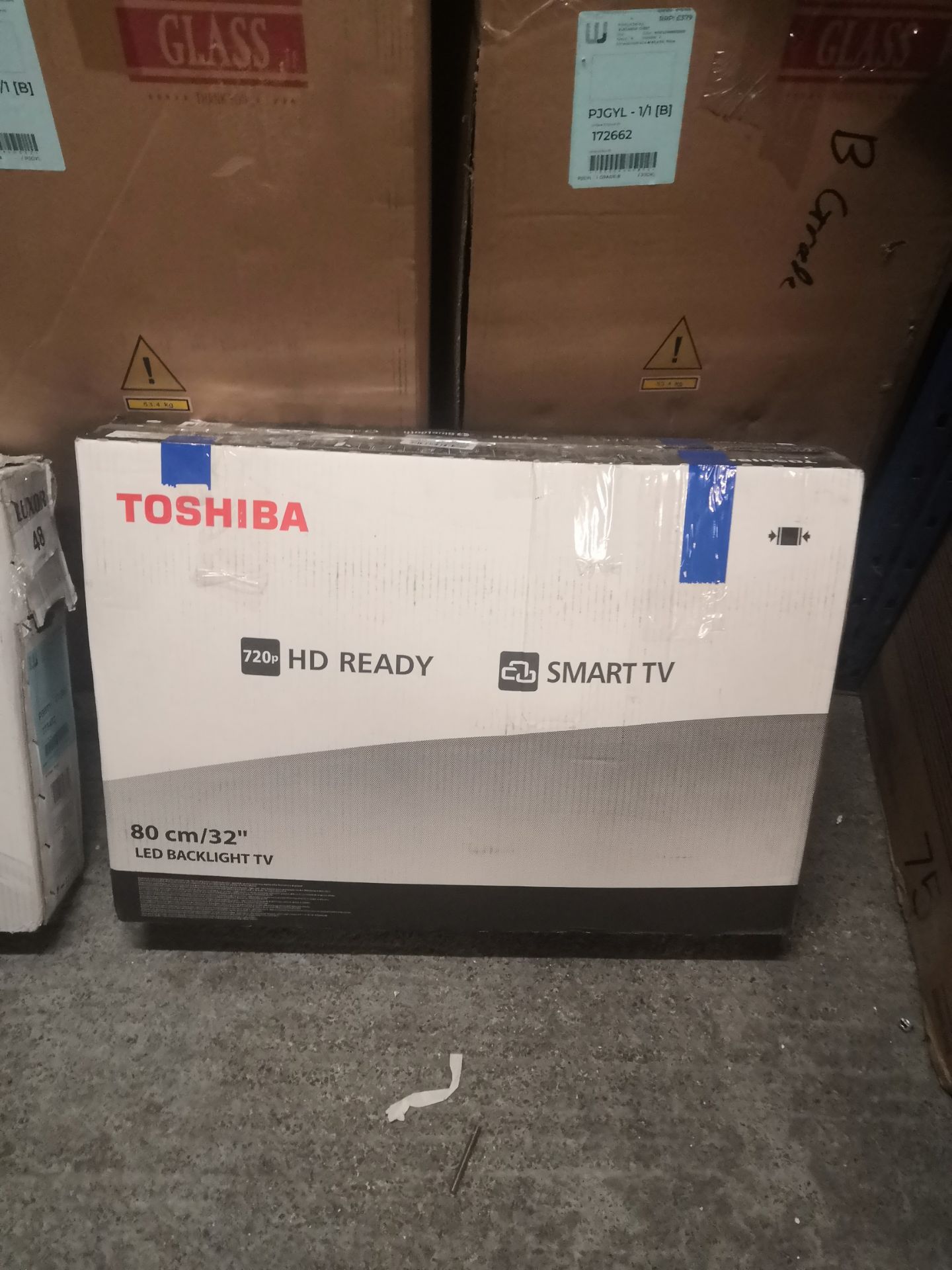 Toshiba 32wl3a63db 32 inch hd ready, freeview play, smart tv [black] 78x74x19cm rrp: £358.0 - Image 2 of 2