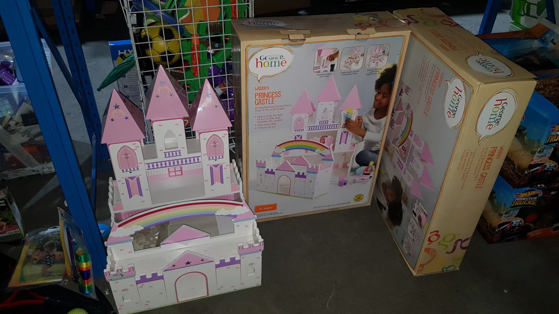 (R3L) 2 X Wooden Princess Castle (1 X Built With Box)