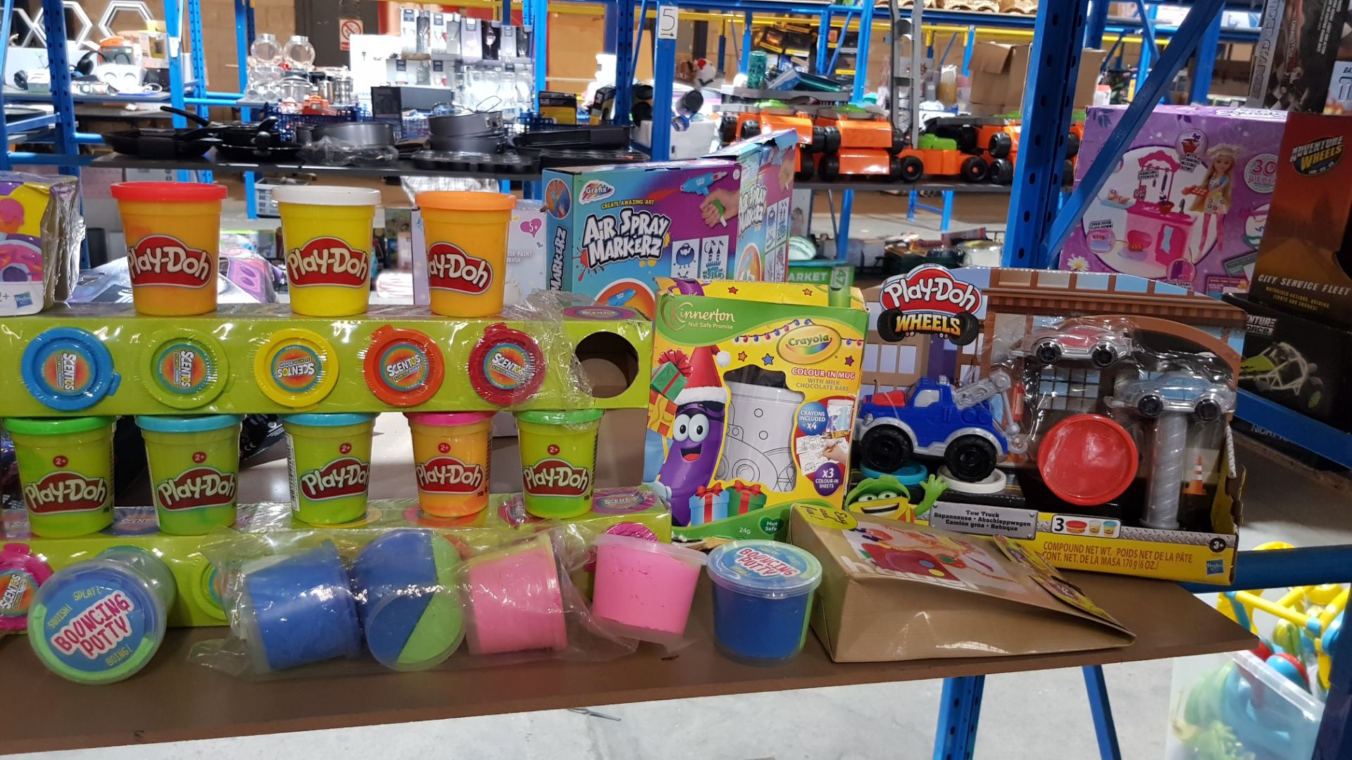 (R3N) To Include Mixed Playdoh Items, Bouncing Putty & Crayola Colour In Mug - Image 3 of 3