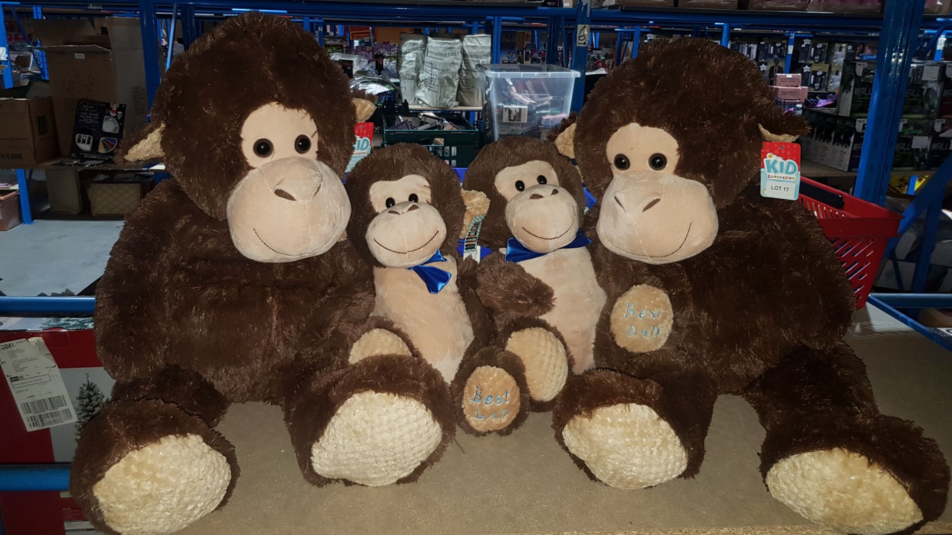 (R7M) 4 Kid Connection Items : 2 X Large Soft Gorilla & 2 X Medium Soft Gorilla