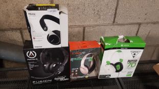 4 Items : 1 X Turtle Beach Xbox One Ear Force Recon 70, 1 X Fusion Power A Gaming Headset, 1 X Blac