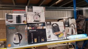 8 Kitchen Items : 1 X Coffee Grinder, 1 X Kitchen Scales, 1 X Stainless Steel Fast Boil Kettle, 1 X
