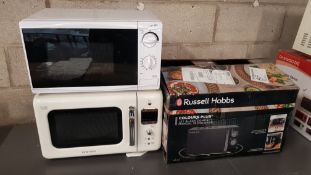 3 X Mixed Condition Microwaves. To Include Daewoo & Russell Hobbs (Russell Hobbs : Glass Door Smash