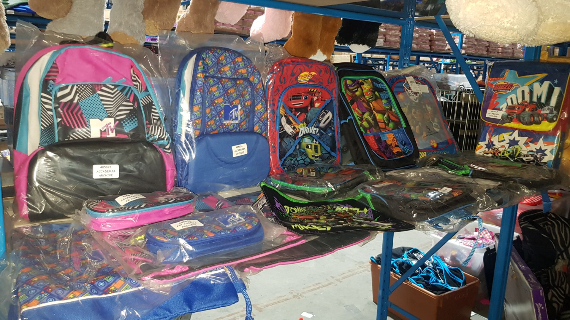 (R7O) 16 Items : Mixed KidÕs Rucksacks / Bags To Include MTV, Teenage Mutant Ninja Turtles & Blaze.