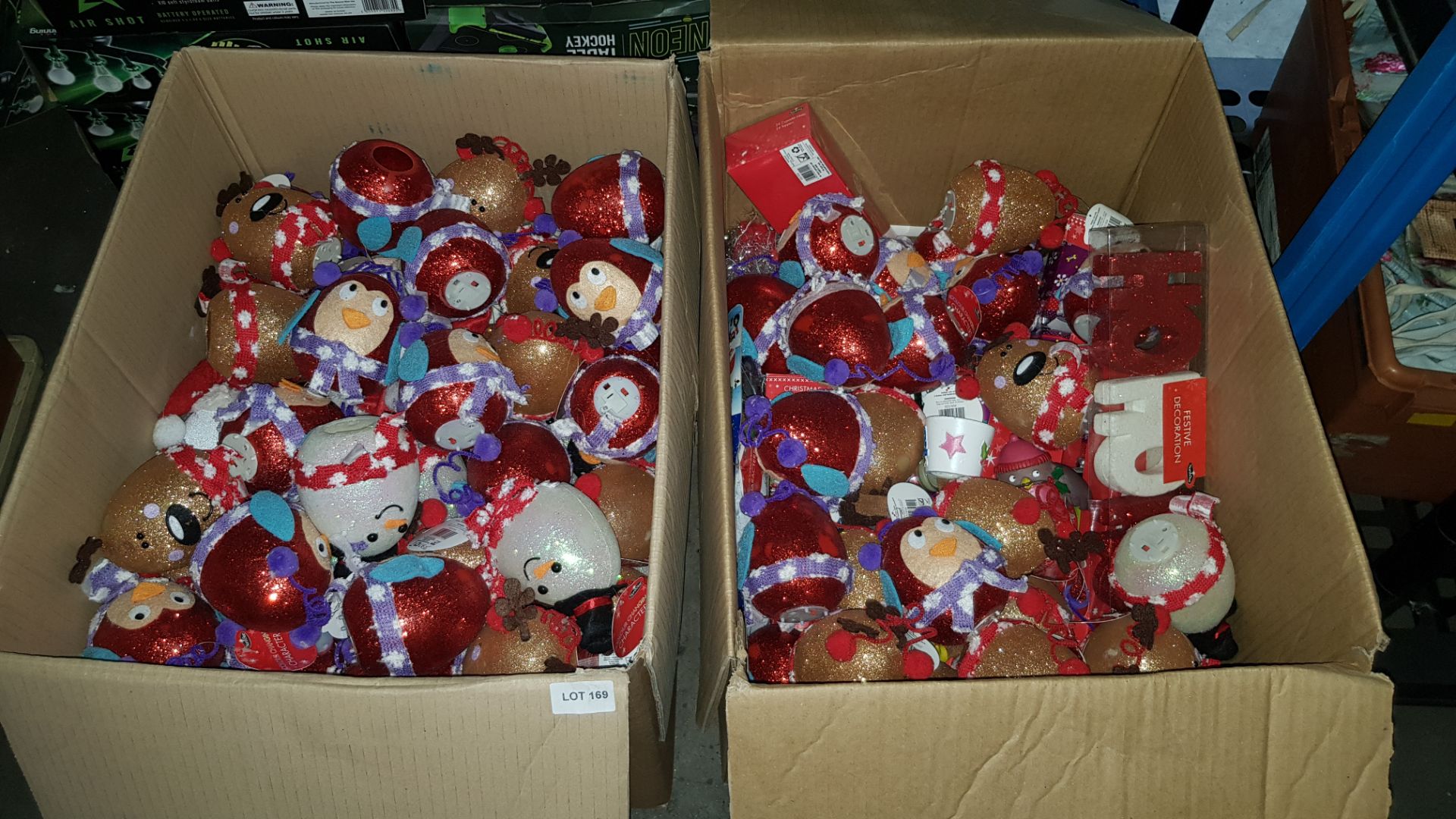 (R9J) Christmas. Contents Of Racking & Floor. Very Large Quantity Of Mixed Christmas Items. (All Ne - Image 2 of 15