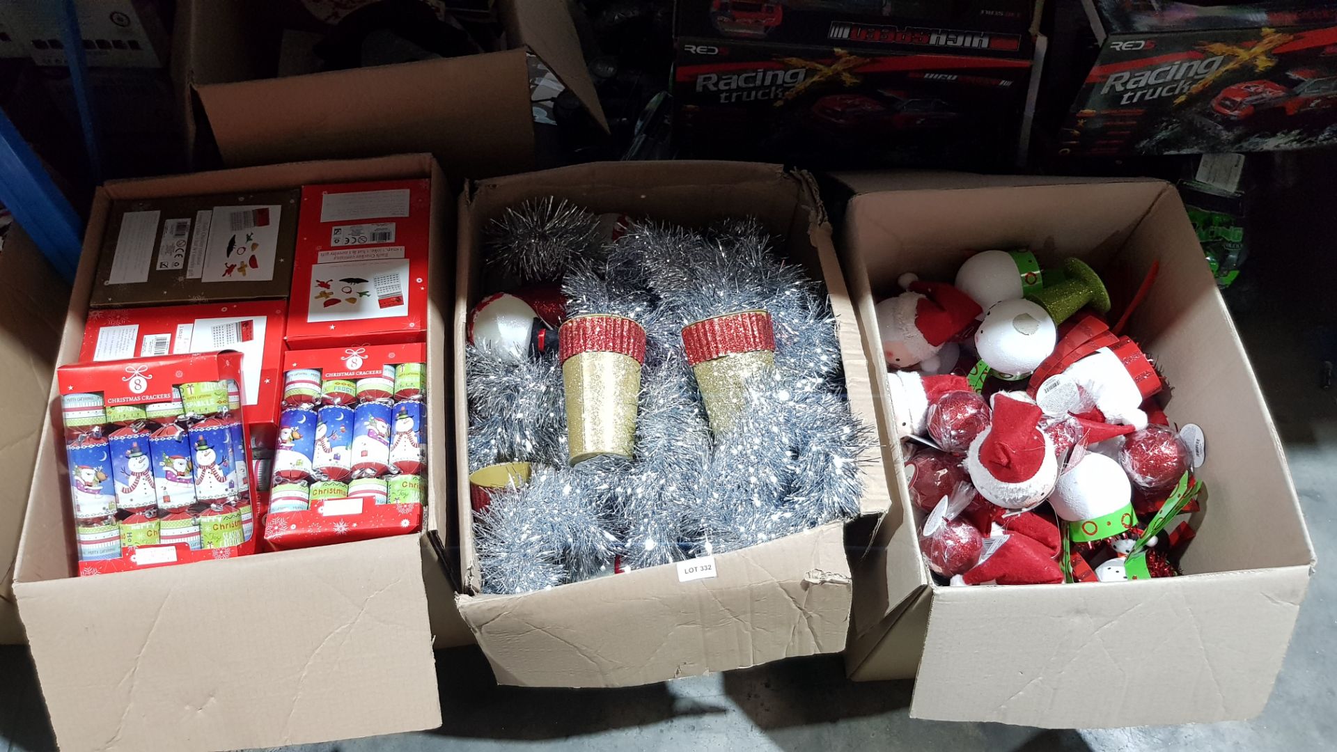 (R9J) Christmas. Contents Of Racking & Floor. Very Large Quantity Of Mixed Christmas Items. (All Ne - Image 7 of 15