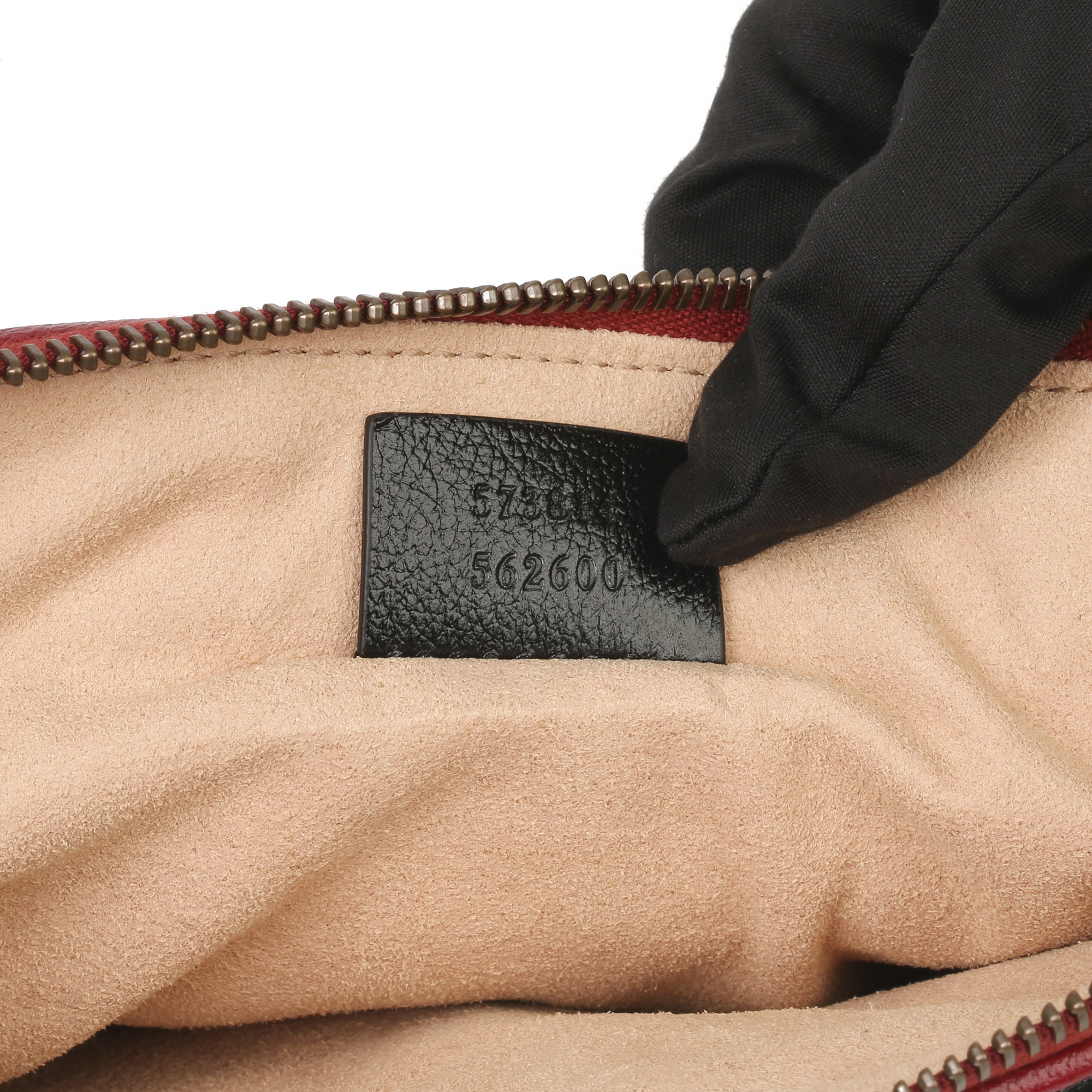 Gucci Black, Cream & Red Diagonal Quilted Aged Calfskin Leather Marmont Pouch - Image 4 of 11