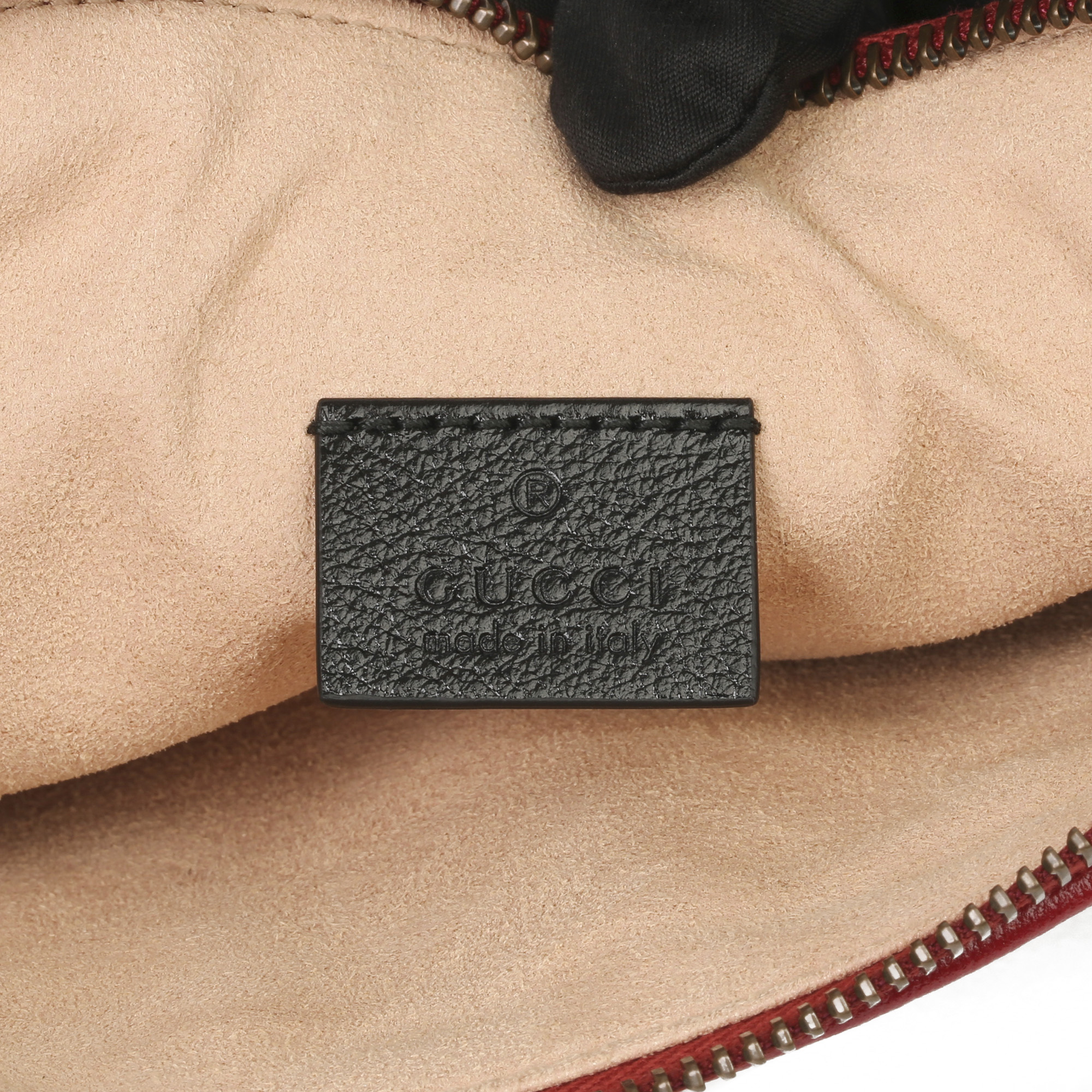 Gucci Black, Cream & Red Diagonal Quilted Aged Calfskin Leather Marmont Pouch - Image 5 of 11