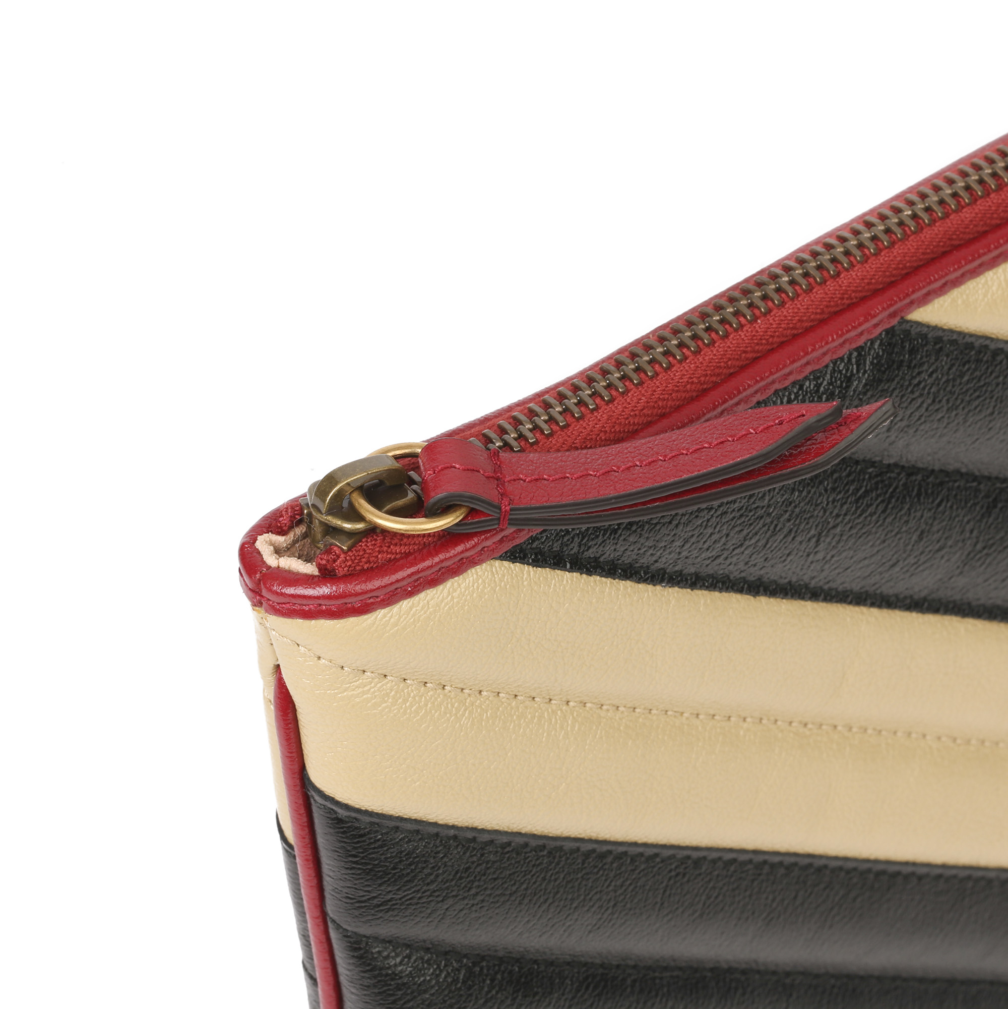 Gucci Black, Cream & Red Diagonal Quilted Aged Calfskin Leather Marmont Pouch - Image 6 of 11